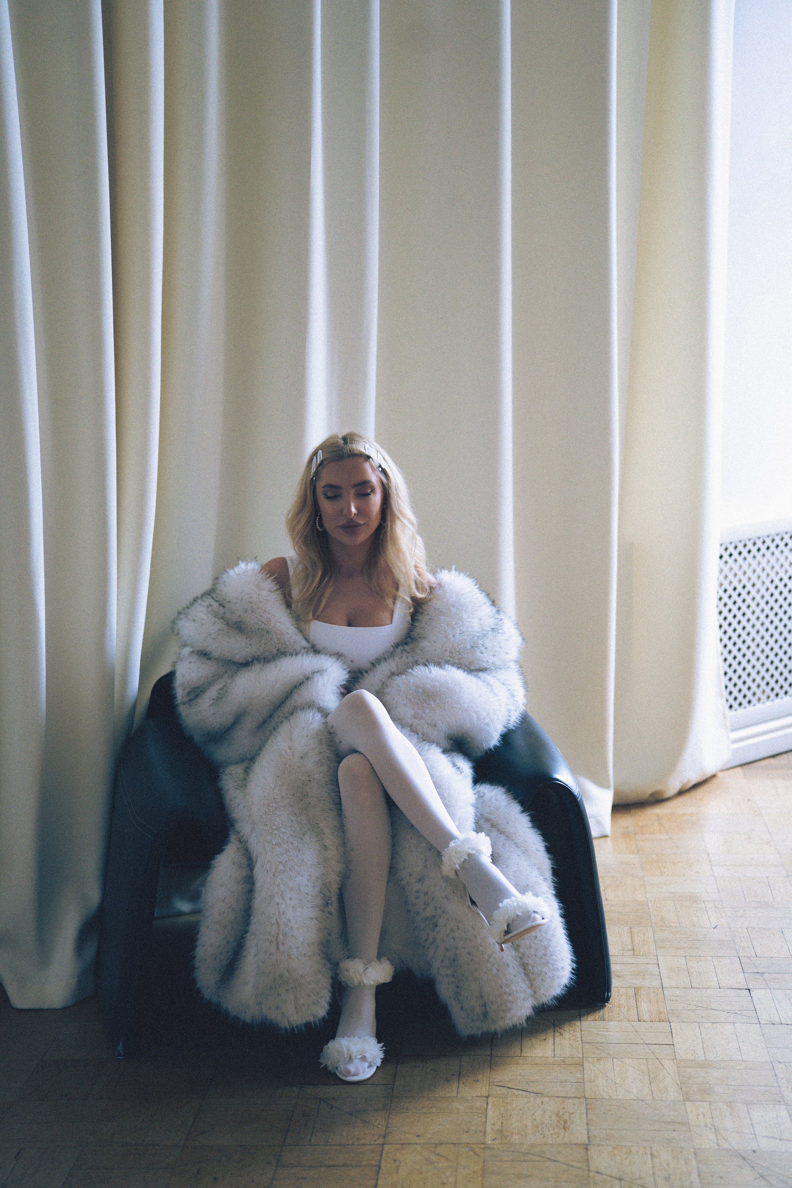 МИНИМАЛИЗМ В СТУДИИ НА ЧЕРНЫШЕВСКОЙ В СТУДИИ С БАЛКОНОМ. Профессиональный фотограф, Санкт-Петербург — Виктория Богомолова