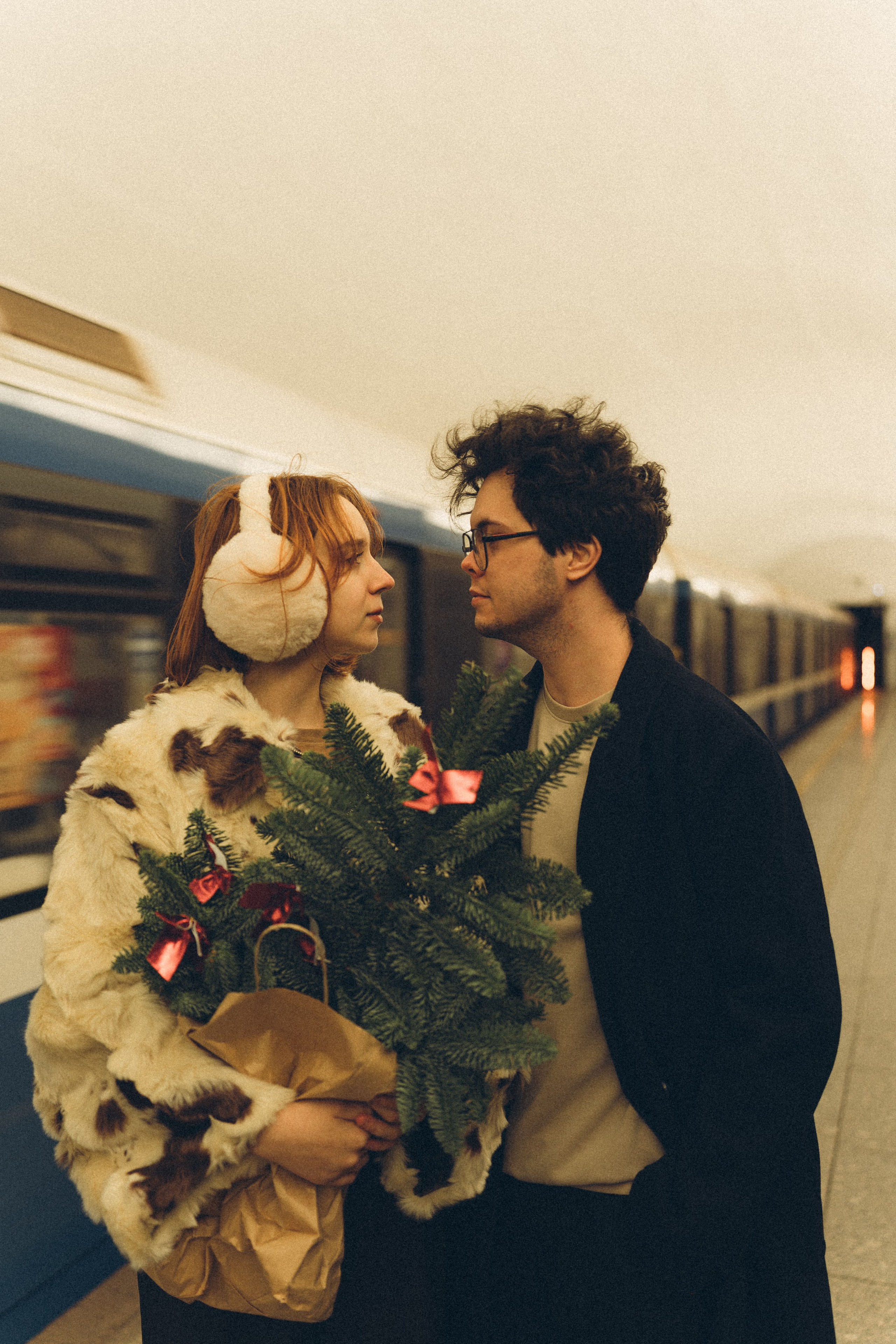 НОВОГОДНЯЯ ФОТОСЕСИИЯ ПАРЫ В МЕТРО ЛЮБОВЬ. Профессиональный фотограф, Санкт-Петербург — Виктория Богомолова