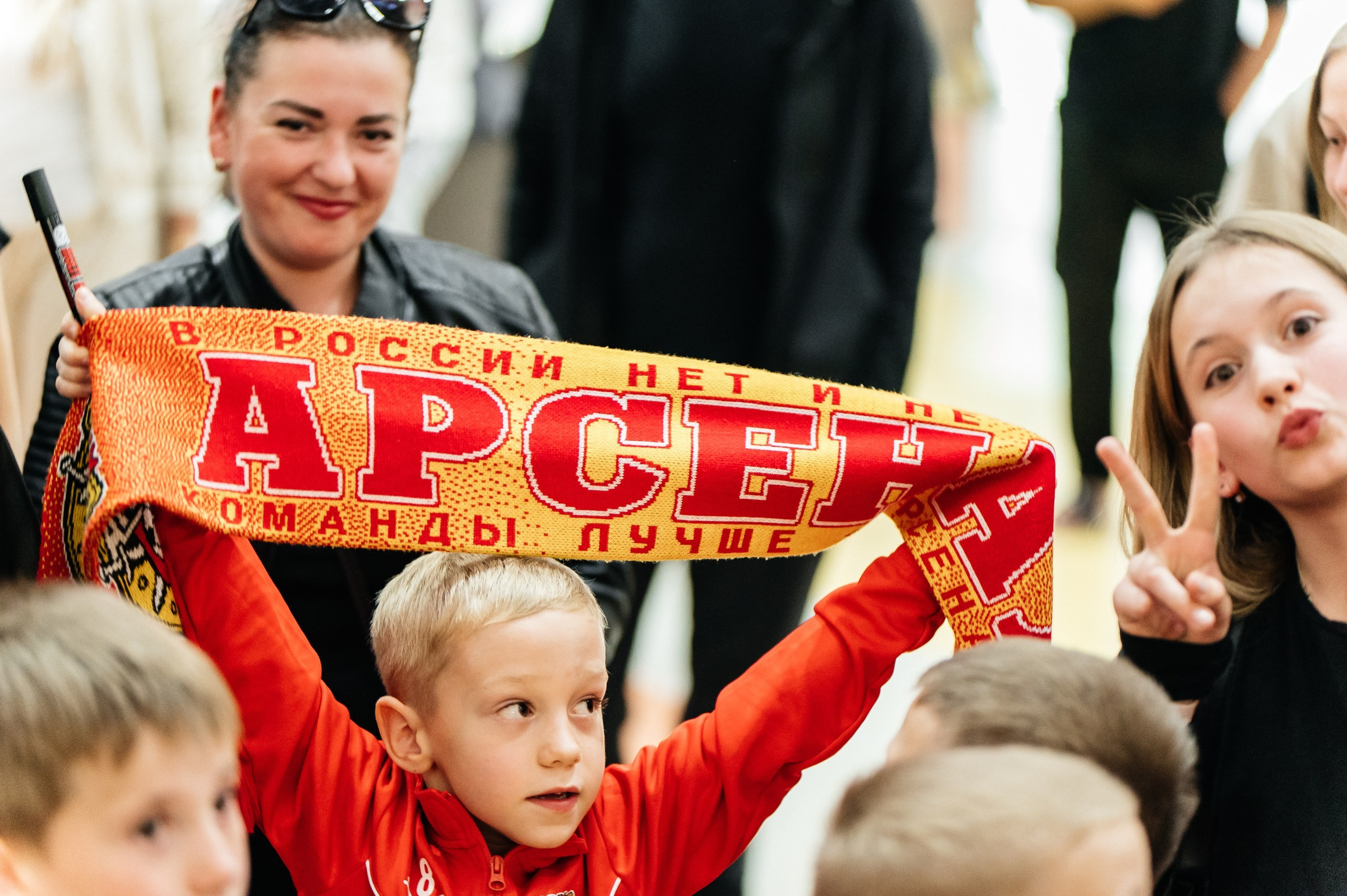 ФК Арсенал автограф-сессия в ТЦ Макси. Семейный и детский фотограф в Туле