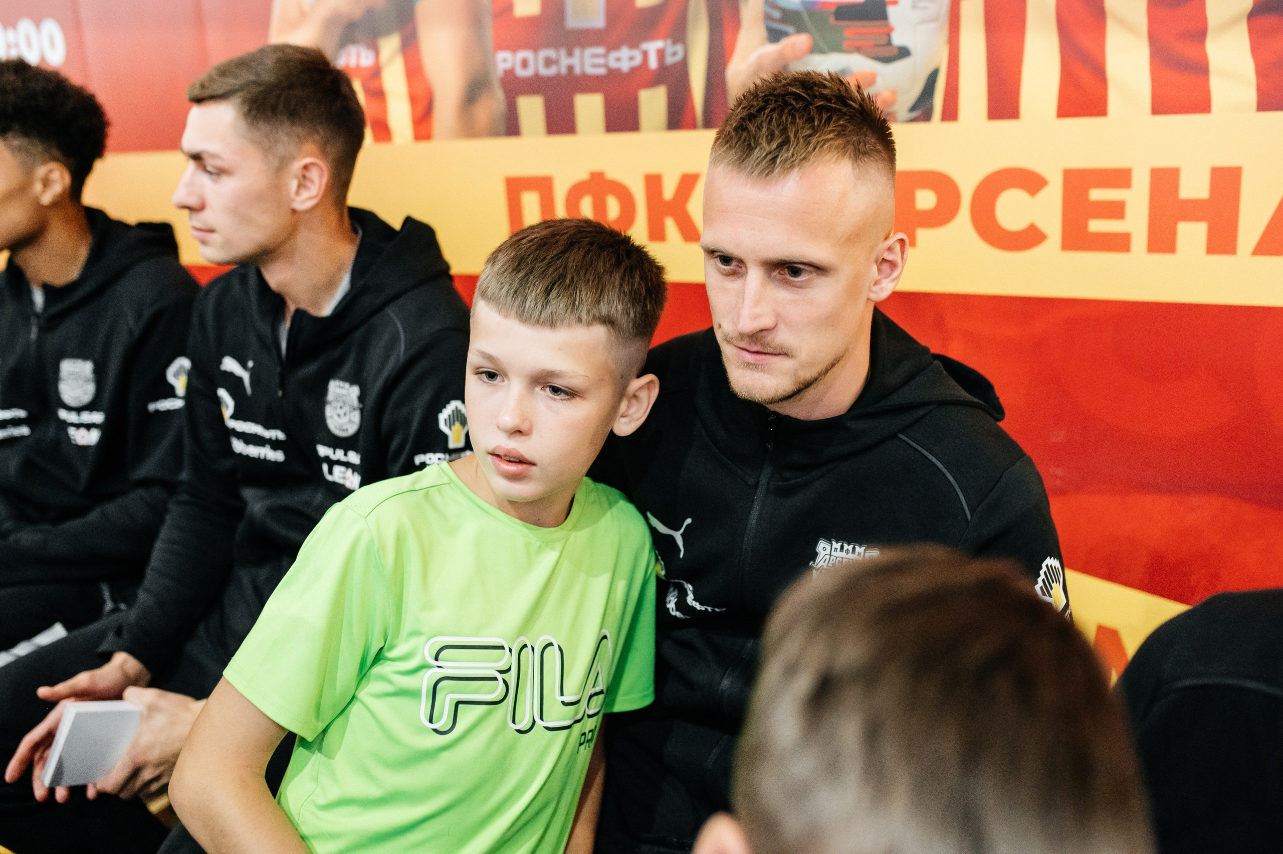 ФК Арсенал автограф-сессия в ТЦ Макси. Семейный и детский фотограф в Туле