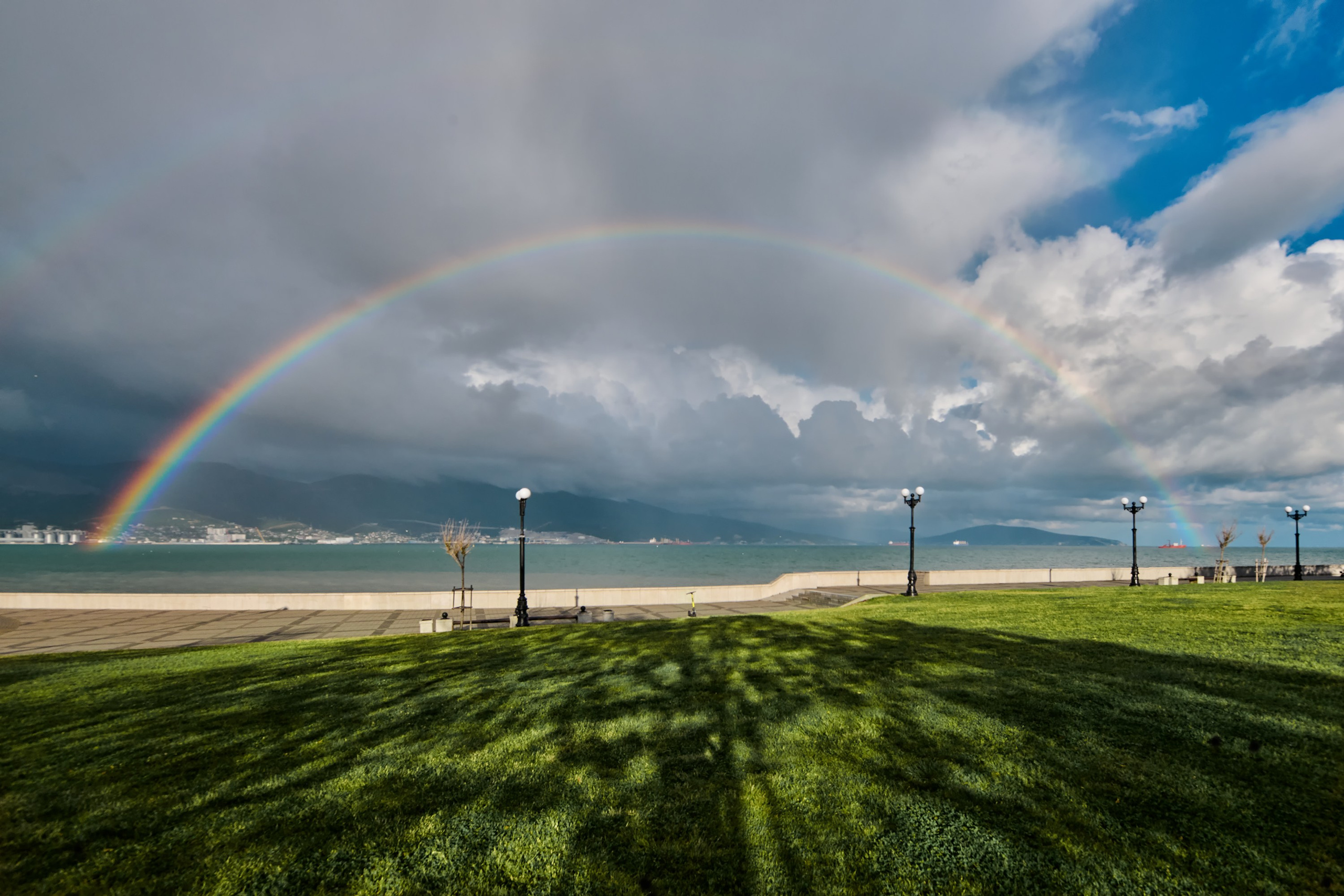 Радуга на набережной Новороссийска