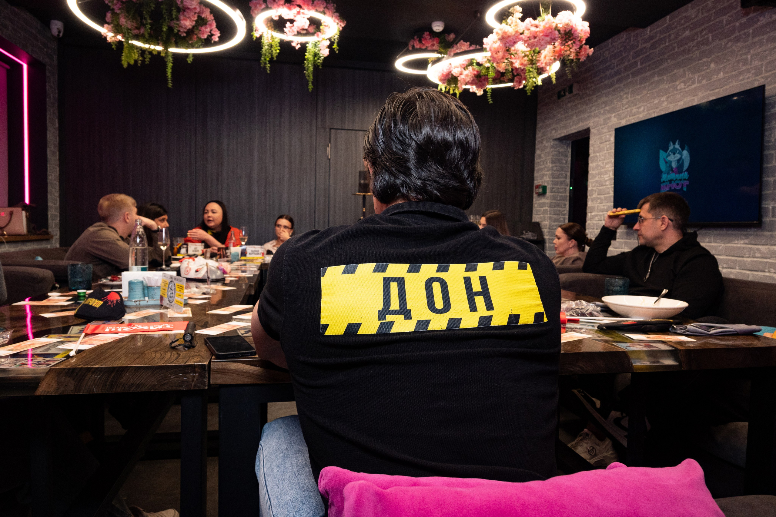 Репортаж на турнире по игре Мафия в «Мятном еноте». Фотограф мероприятий в Москве