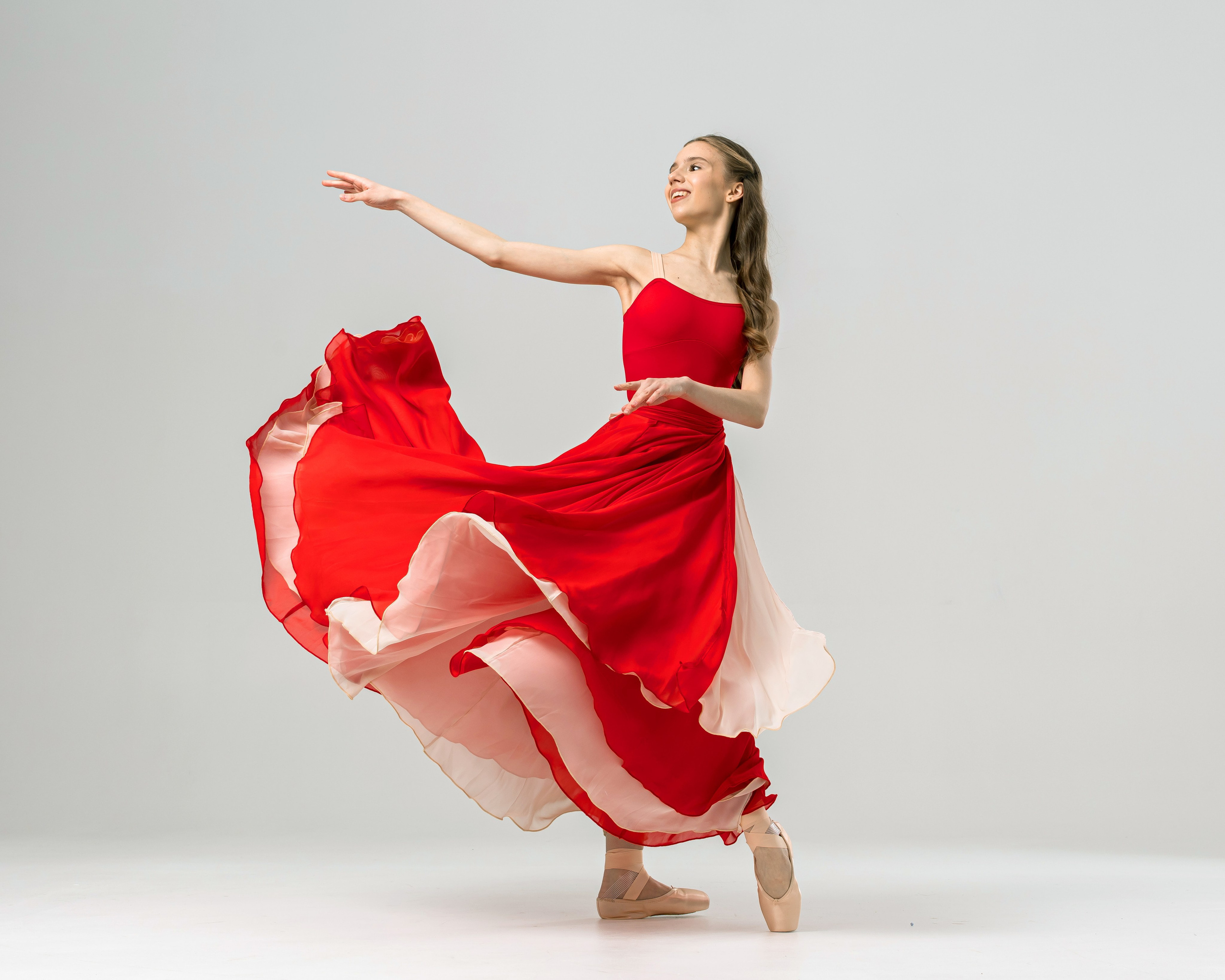 Красно-бежевая двухсторонняя юбка напрокат для фотосессии. Балетный фотограф Алина Ханько — Душа Балета