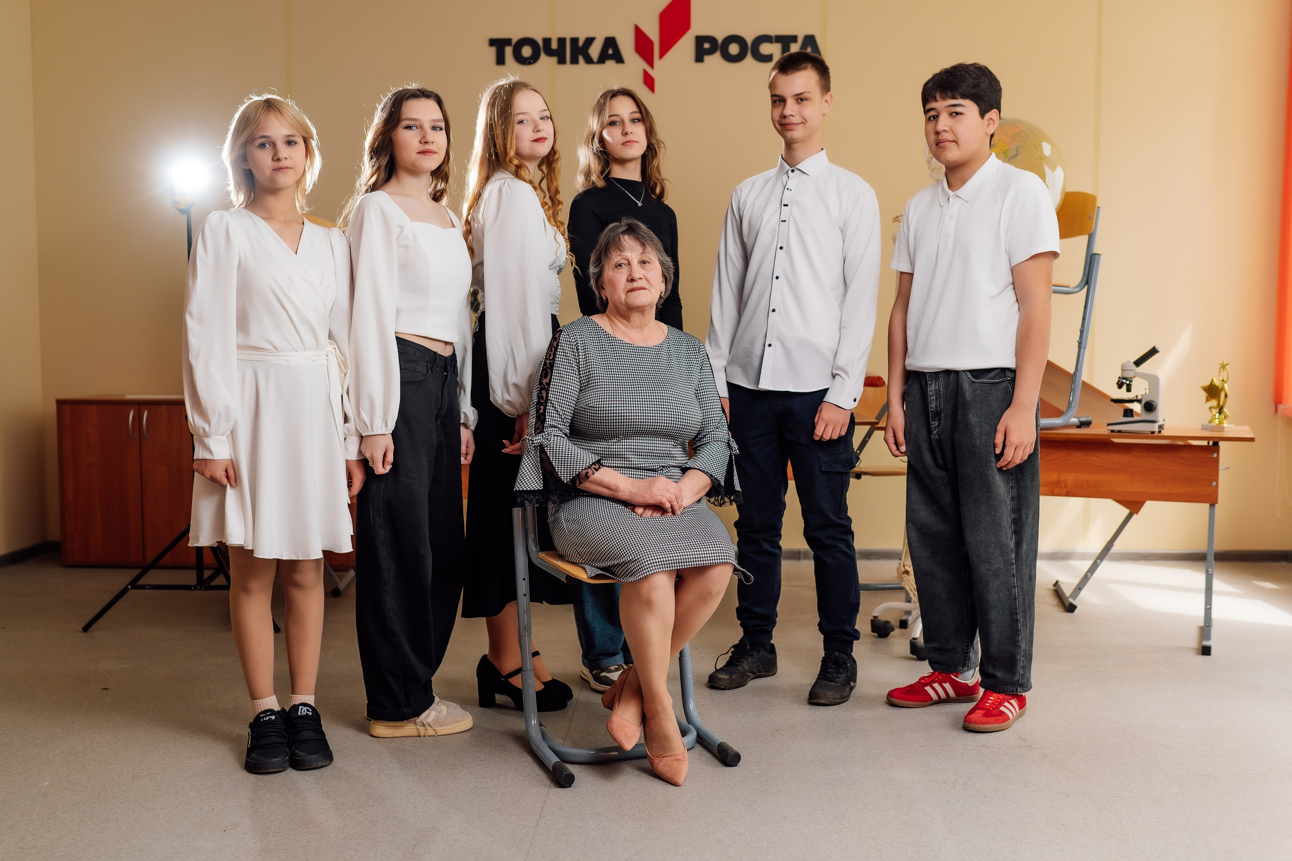 Октябрьский 8 класс. Фотограф Торопец Кристина Абрамова Kanwellia photography