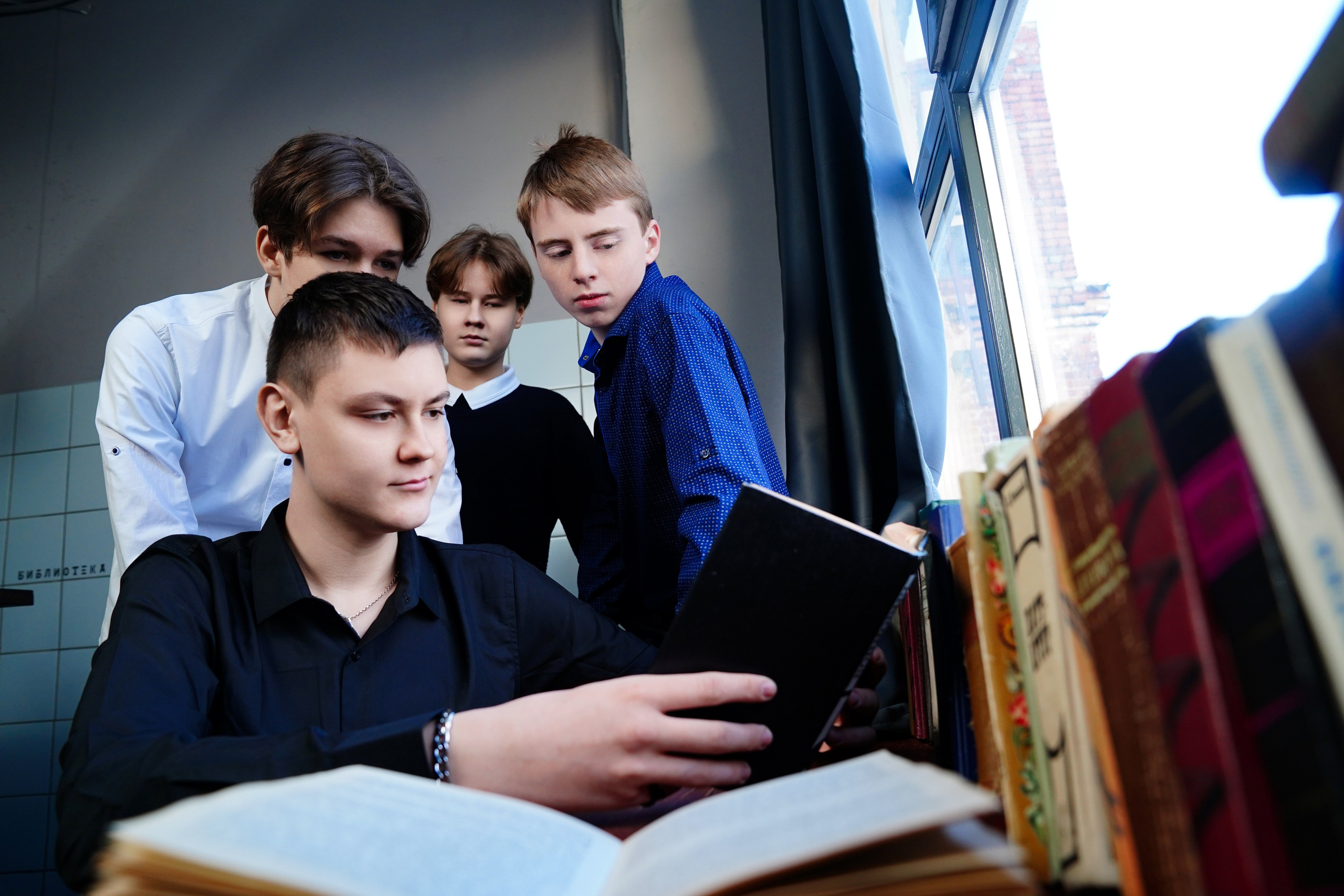 Съемка в библиотеке Лофт. MEMENTO.Выпускные альбомы, школьные, юбилейные и другие книги. Ростов-на-Дону