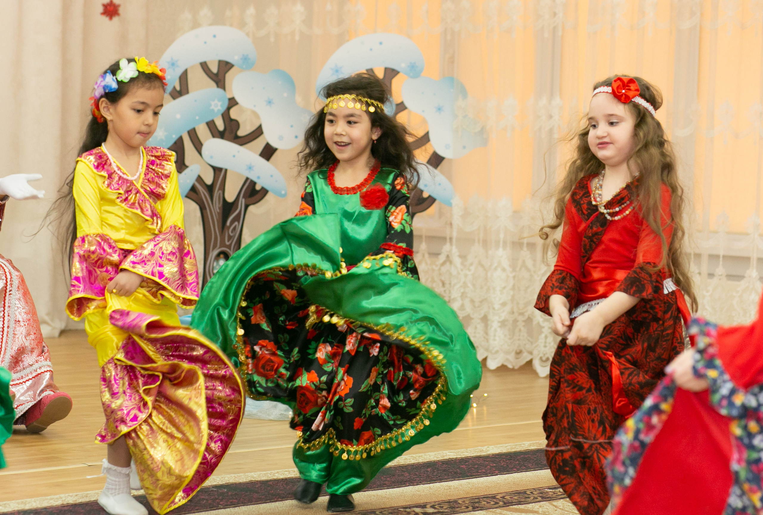 Выпускные и Утренники. Фотограф новорожденных и семейный фотограф НСО г. Бердск Марина Львова