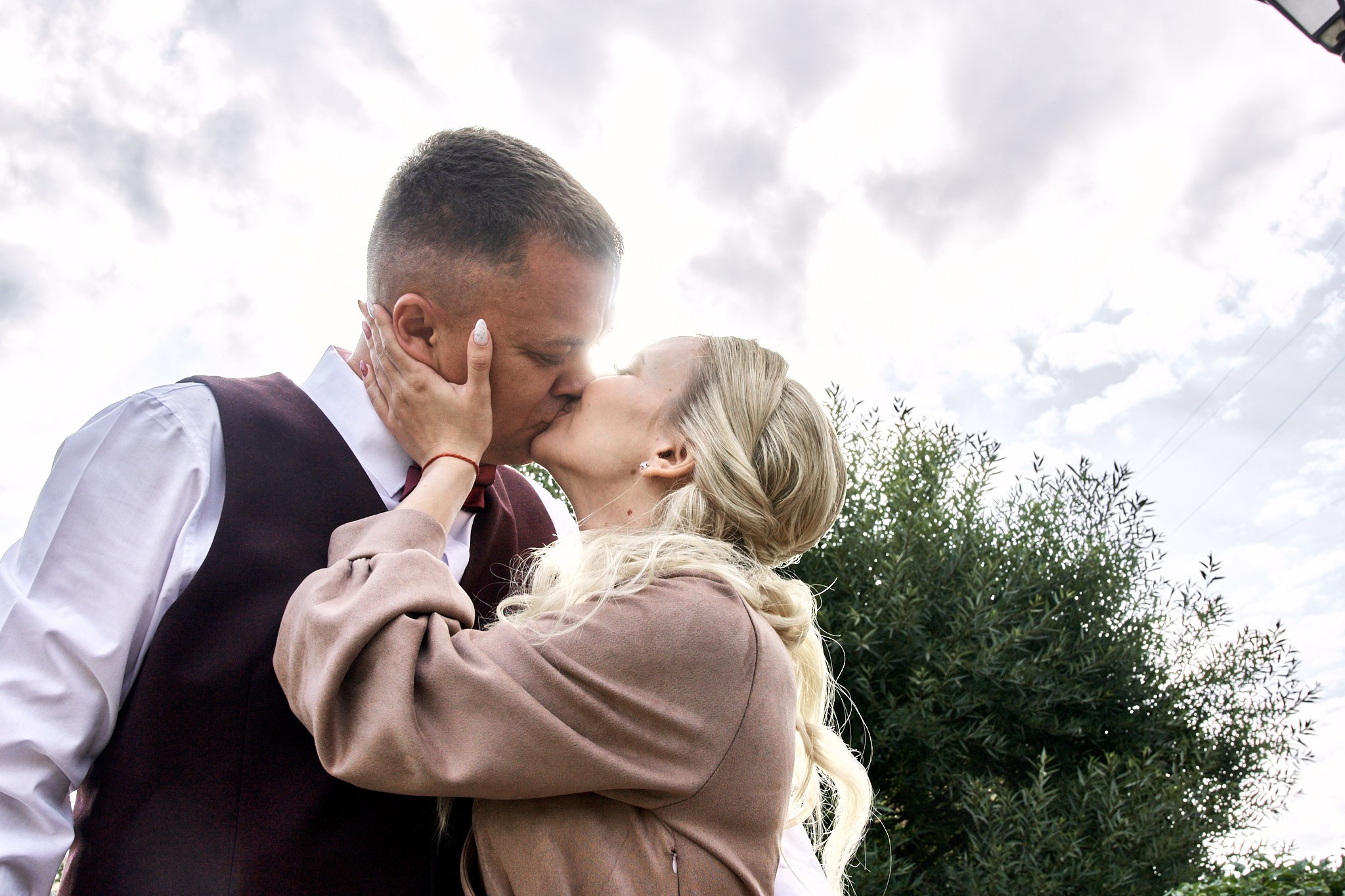 Романтический поцелуй