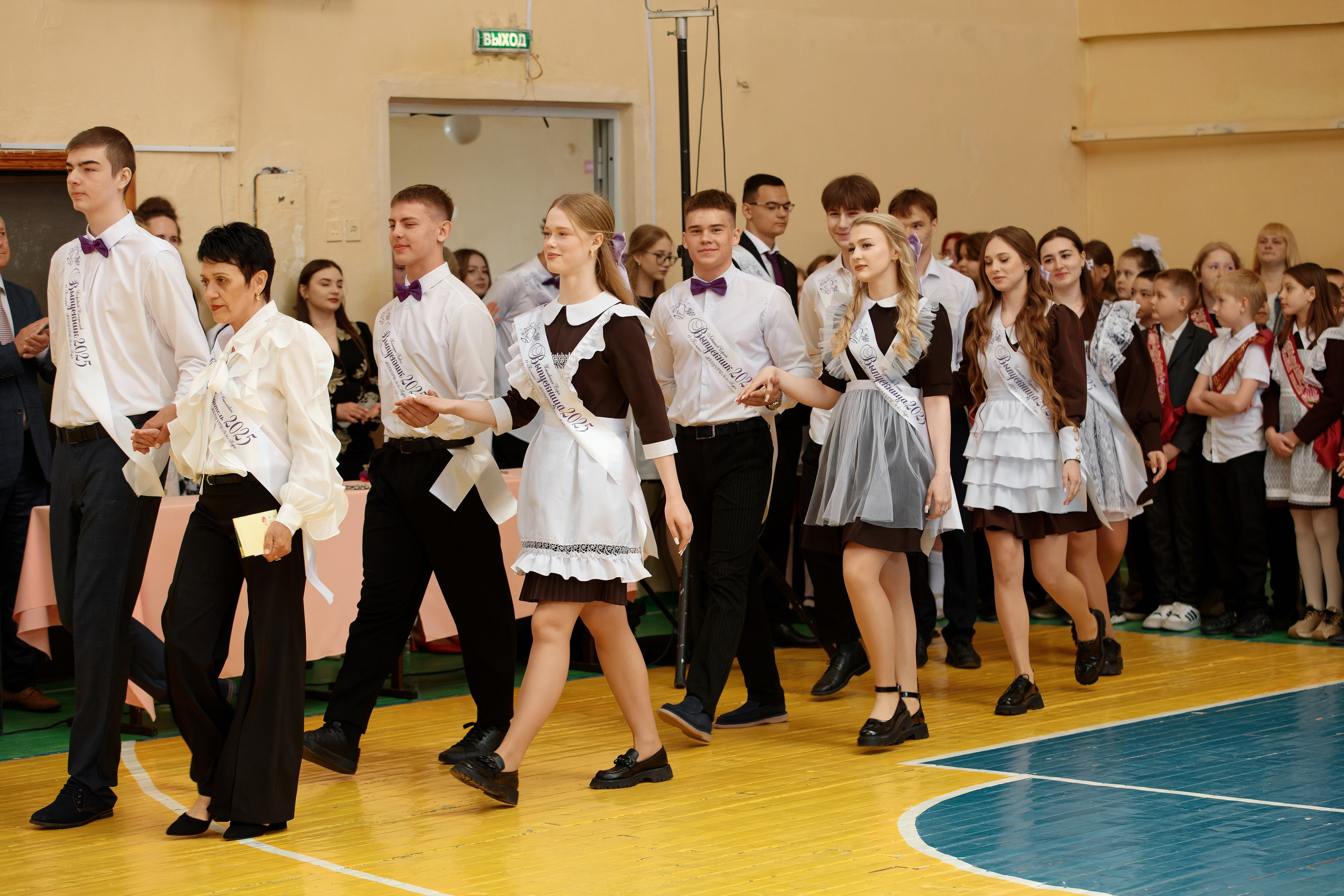 Последний звонок Школа № 42. Семейный фотограф — Макс Белогрудов