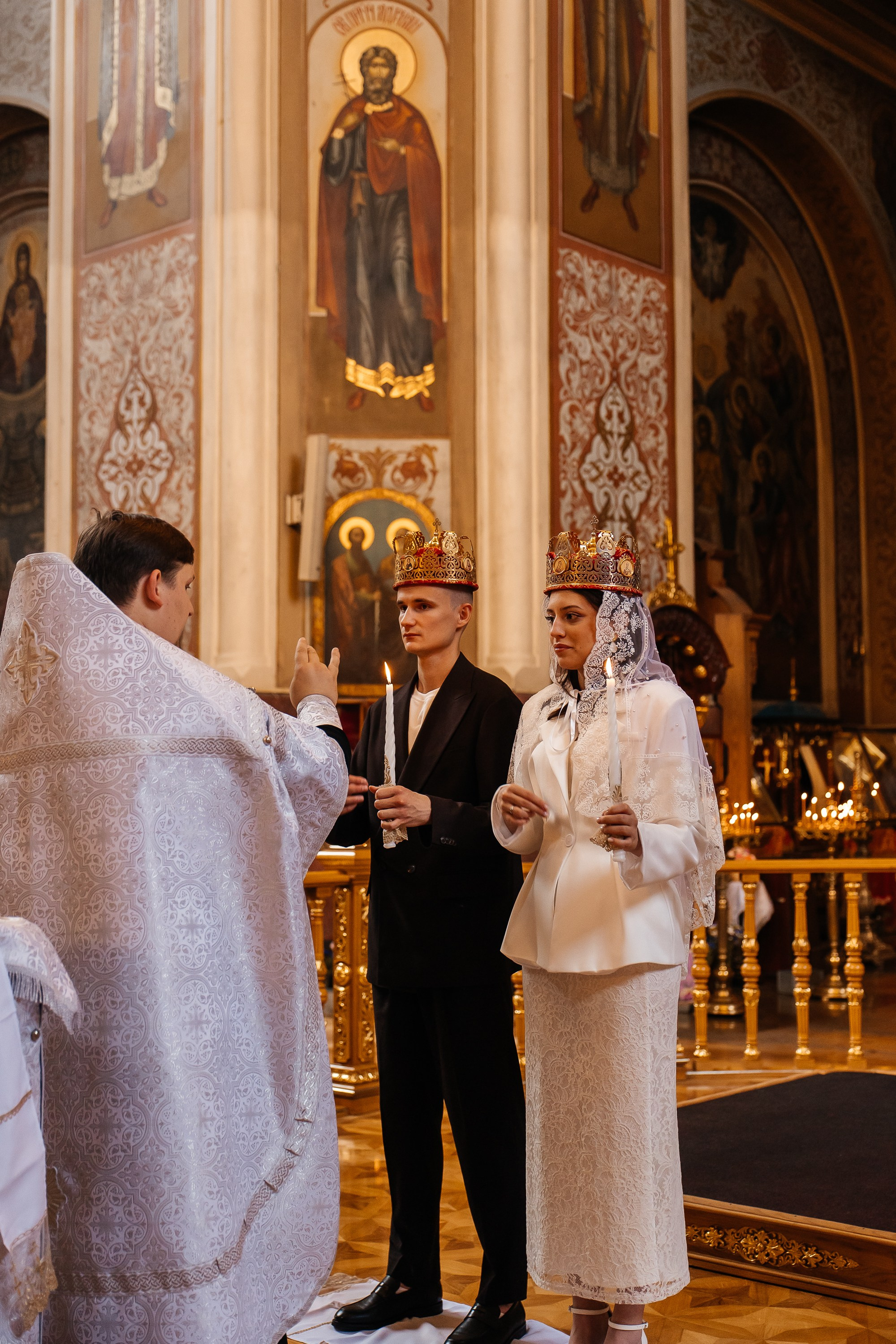 Венчание в Свято-Екатерининском Соборе. Свадебный фотограф Виолетта Сидельникова. Краснодар, Россия, Беларусь, Европа