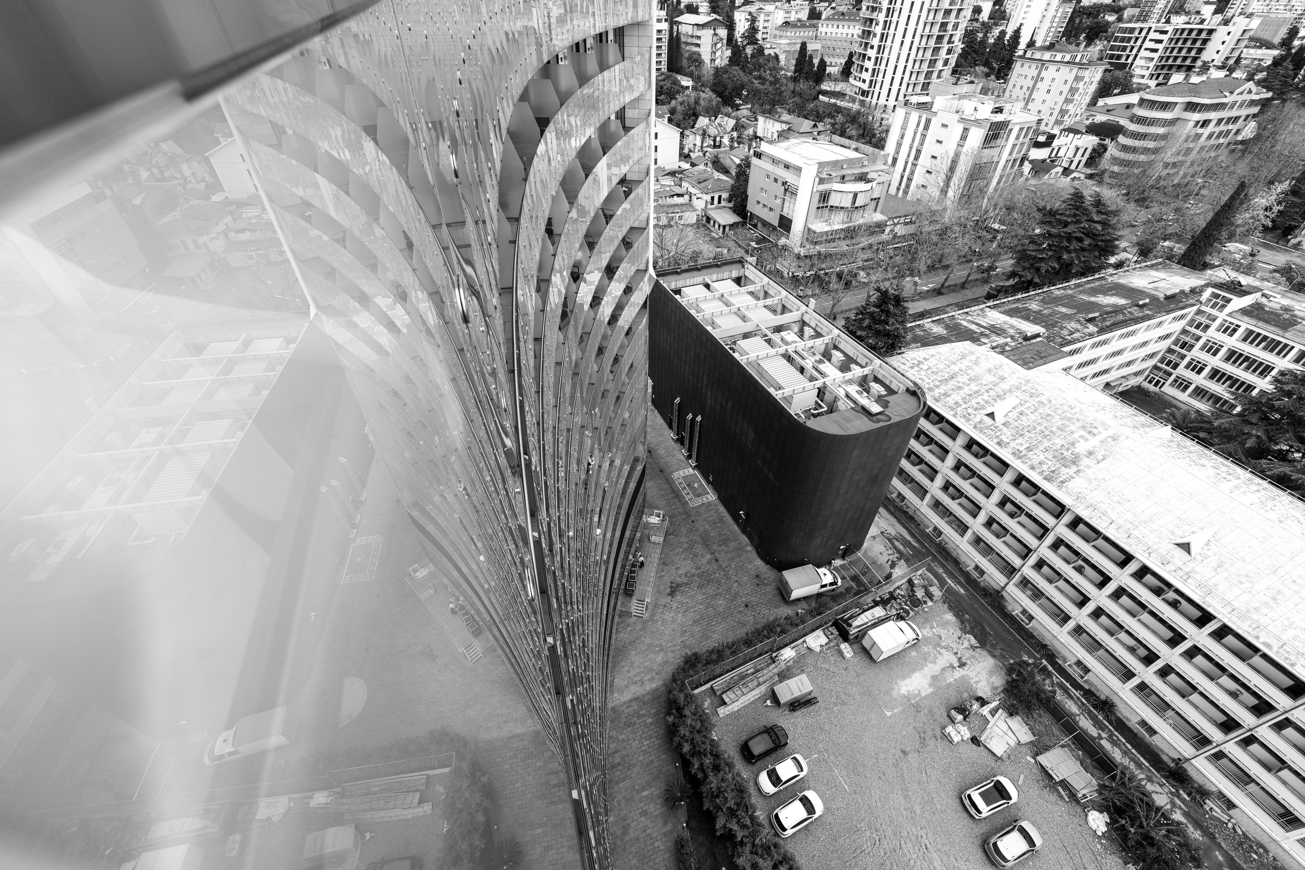 Вид на город Сочи с балкона отеля