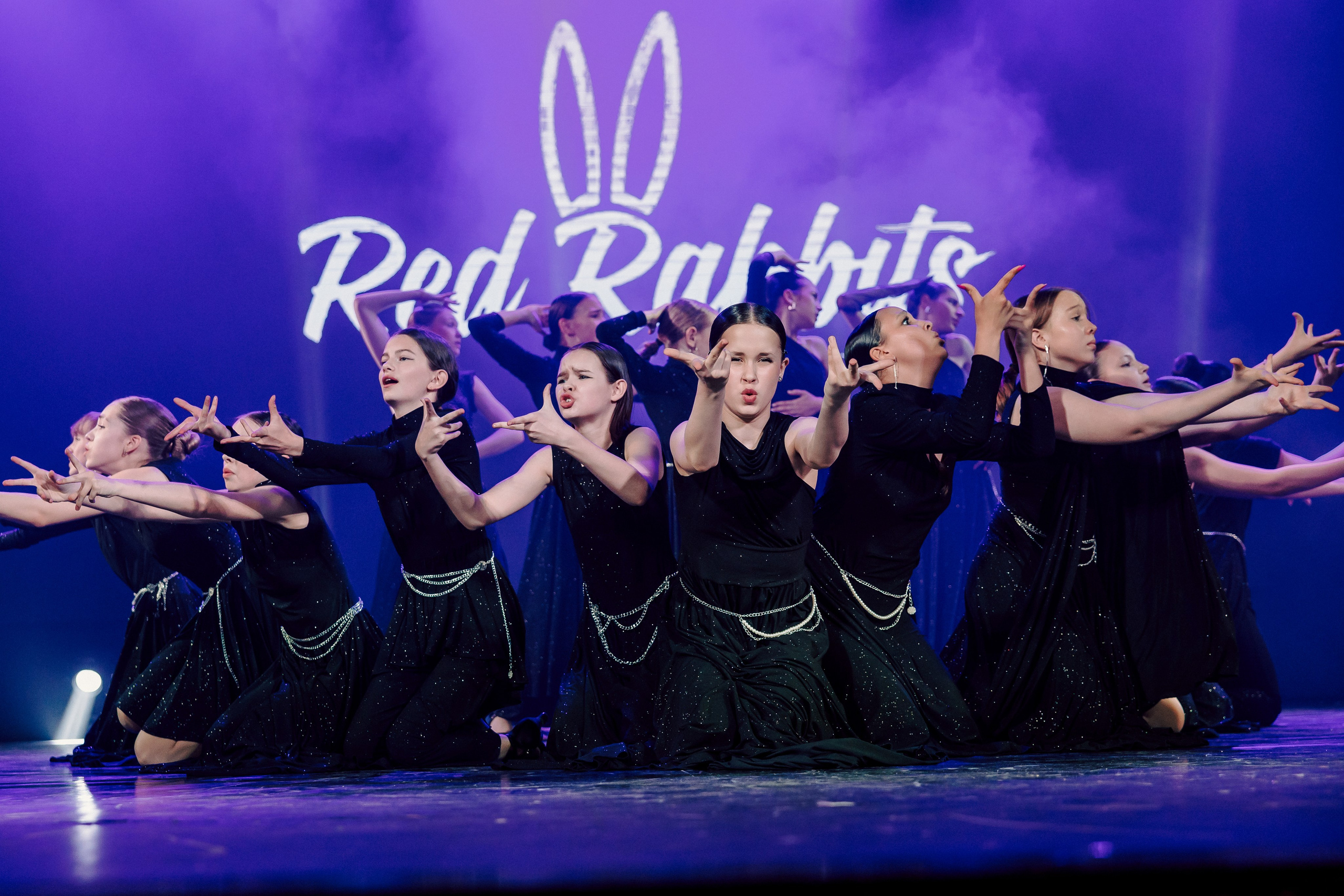 Отчётный концерт танцевальной школы «Red Rabbits» 2025. Лёшка Варзегов — фотограф
