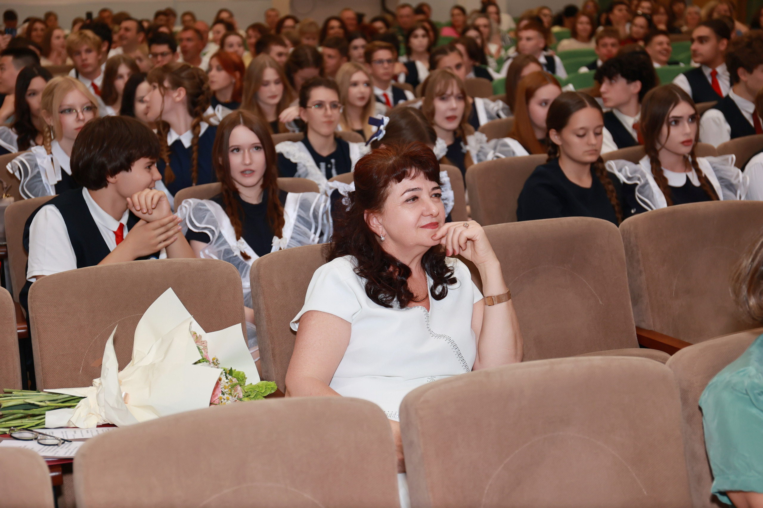 Вручение аттестатов Гимназия 87 (2025 г.). Детский семейный фотограф Краснодар