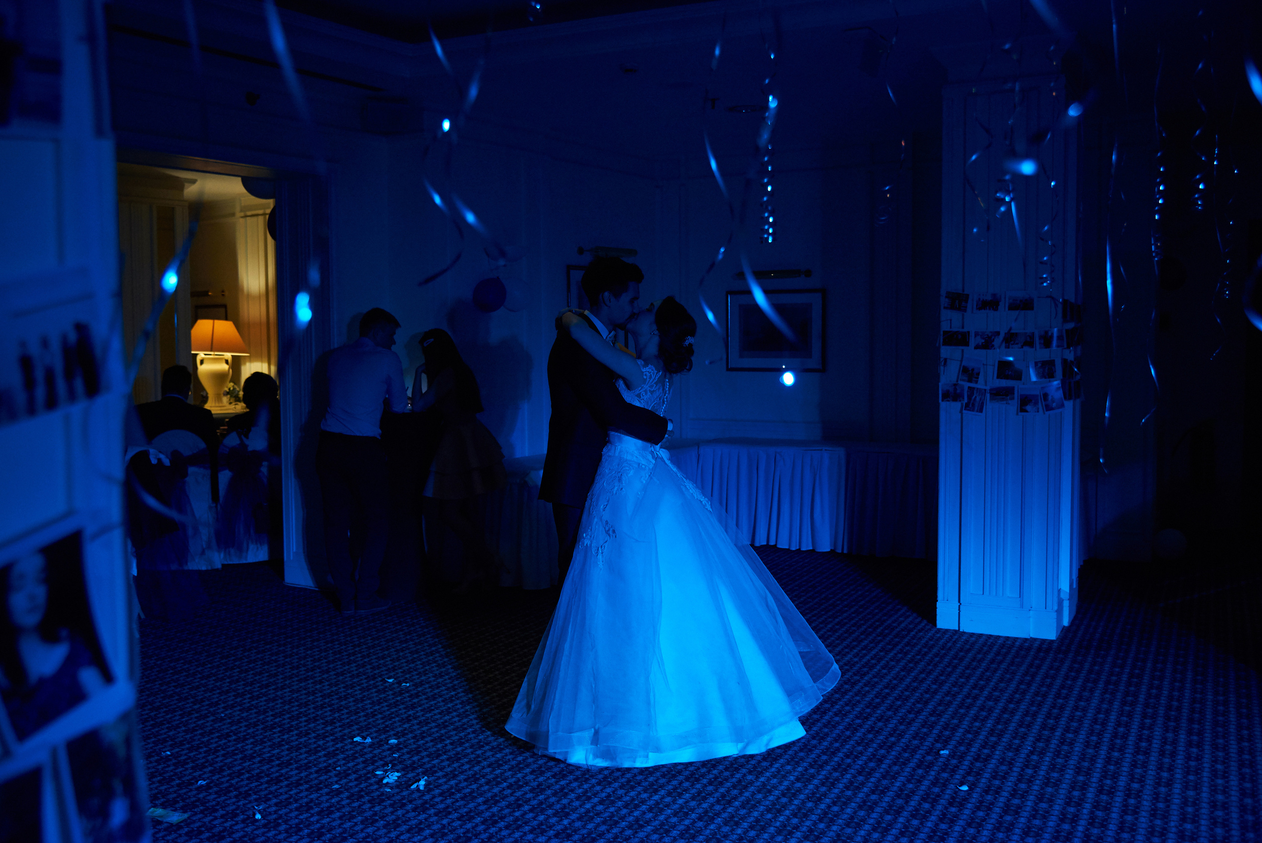 Свадебная фотосъемка на ВДНХ. Свадебный фотограф в Москве Станислав Донченко