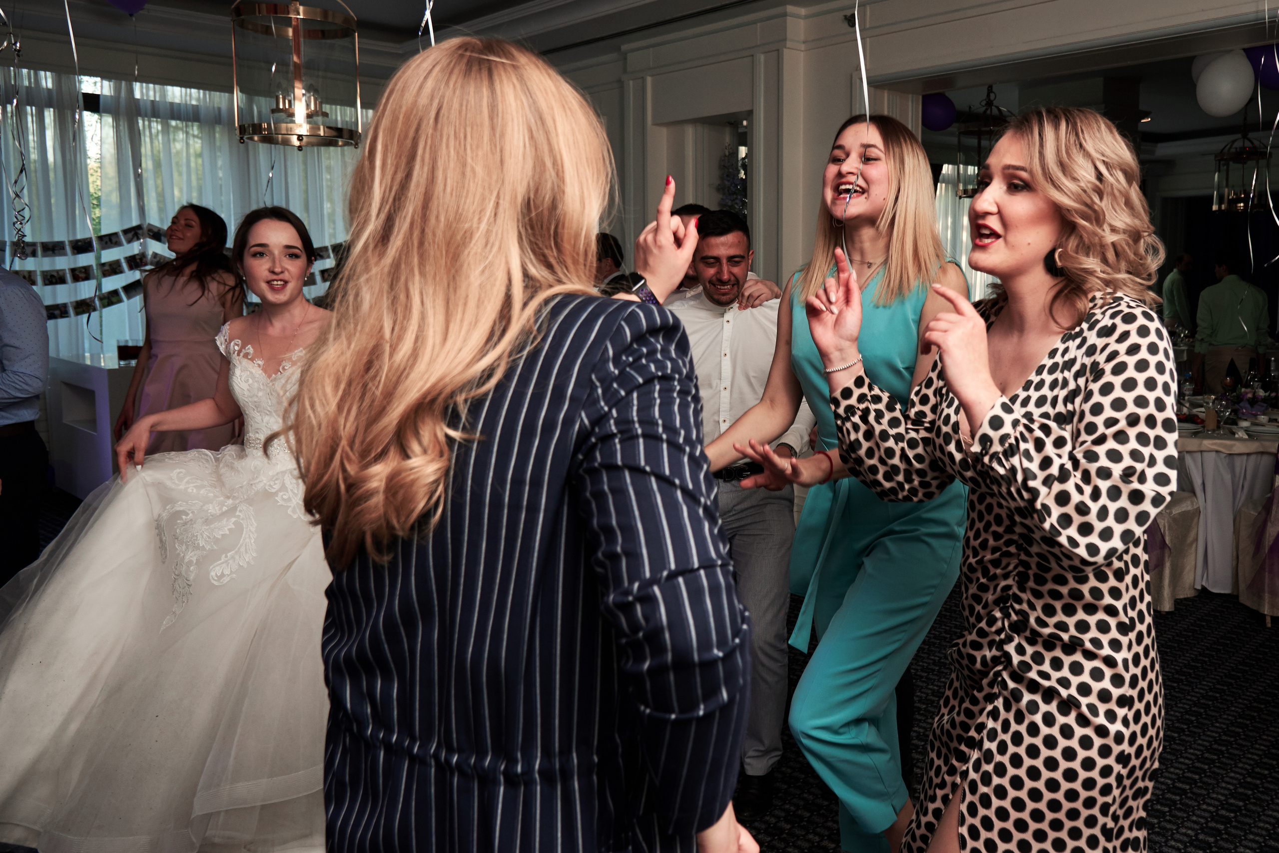 Свадебная фотосъемка на ВДНХ. Свадебный фотограф в Москве Станислав Донченко