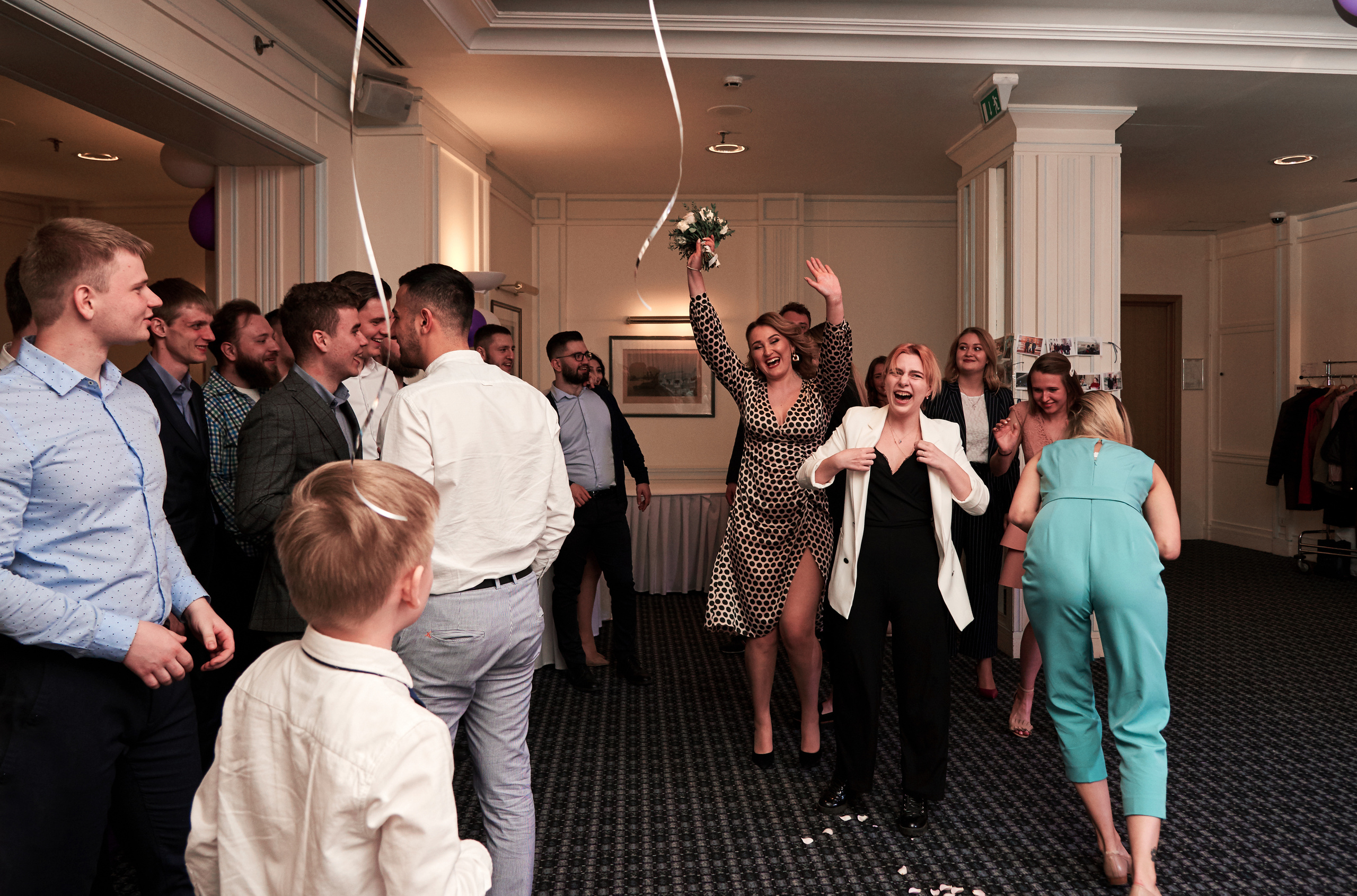 Свадебная фотосъемка на ВДНХ. Свадебный фотограф в Москве Станислав Донченко