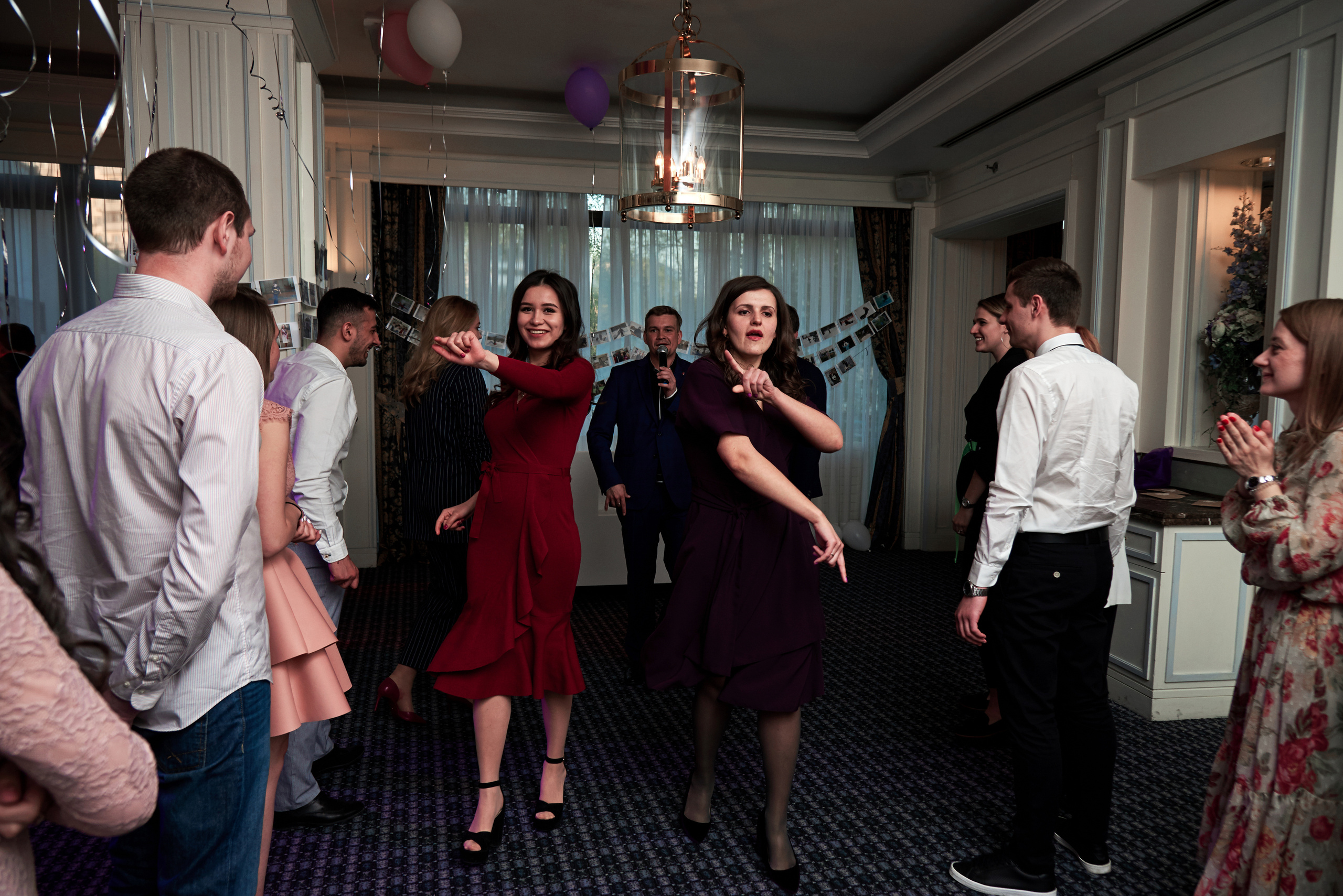 Свадебная фотосъемка на ВДНХ. Свадебный фотограф в Москве Станислав Донченко