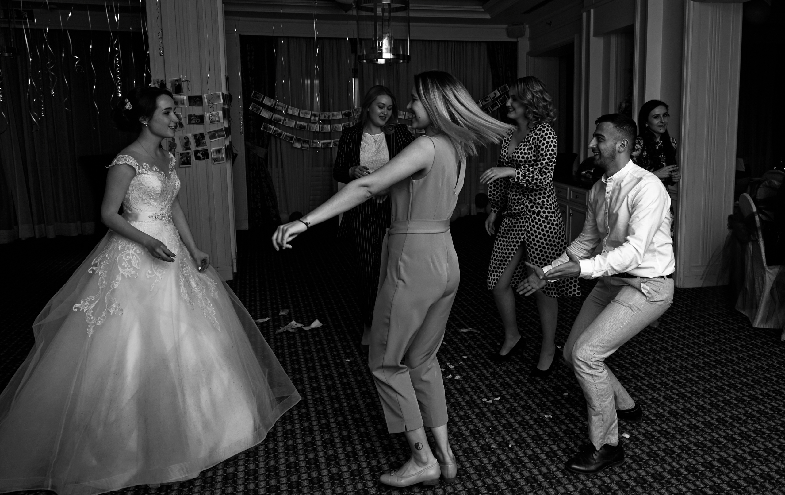 Свадебная фотосъемка на ВДНХ. Свадебный фотограф в Москве Станислав Донченко