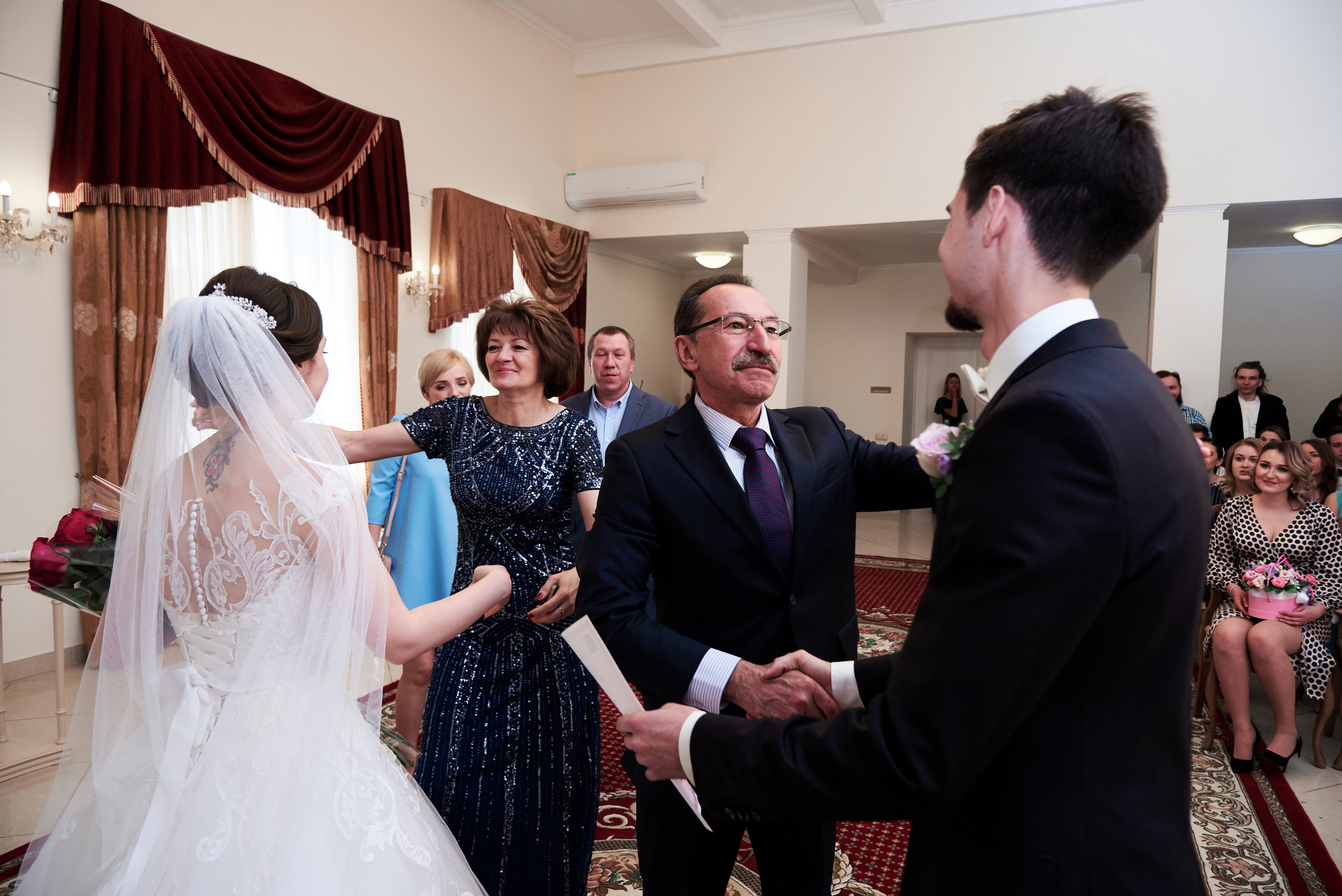 Свадебная фотосъемка на ВДНХ. Свадебный фотограф в Москве Станислав Донченко