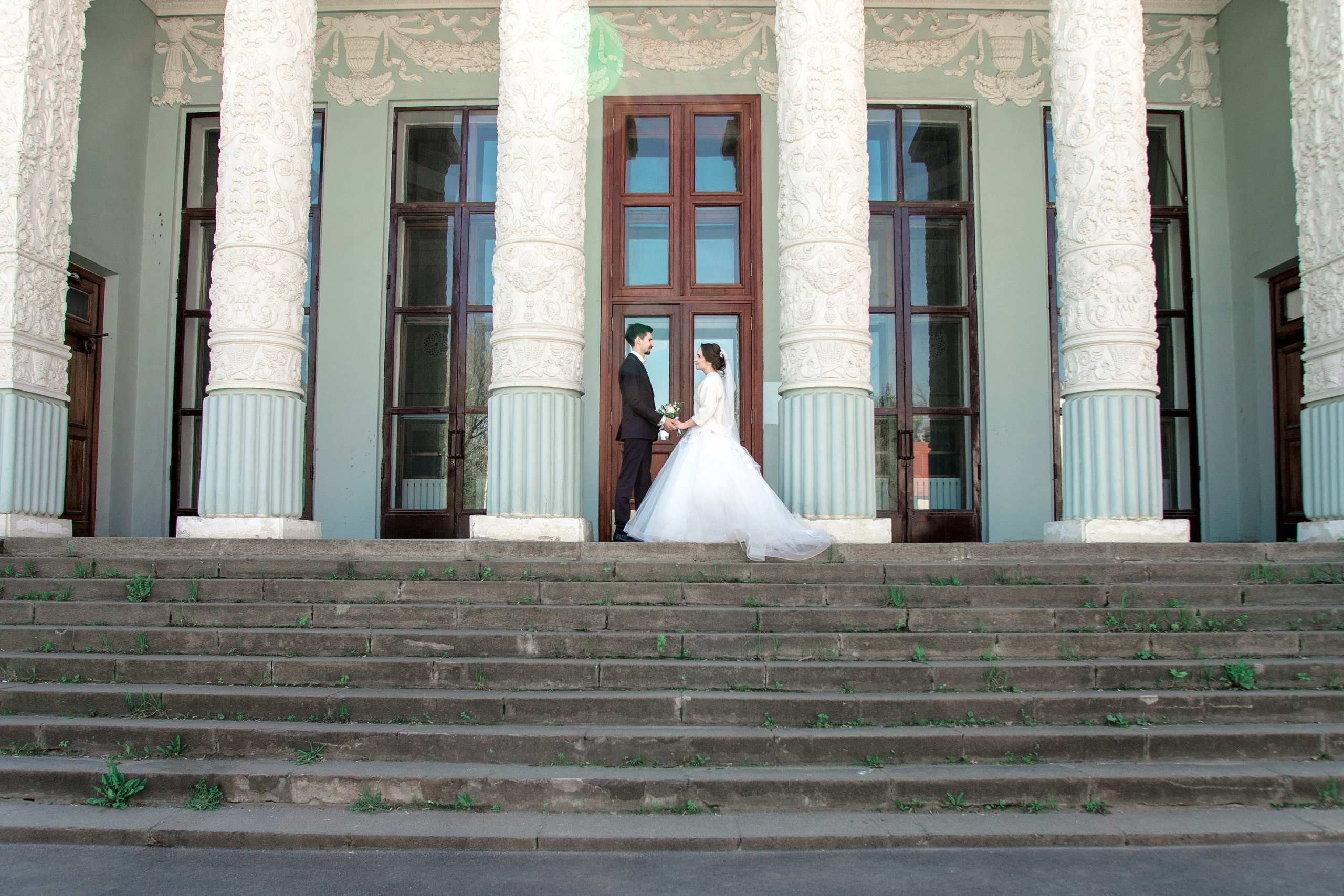Свадебная фотосъемка на ВДНХ. Свадебный фотограф в Москве Станислав Донченко