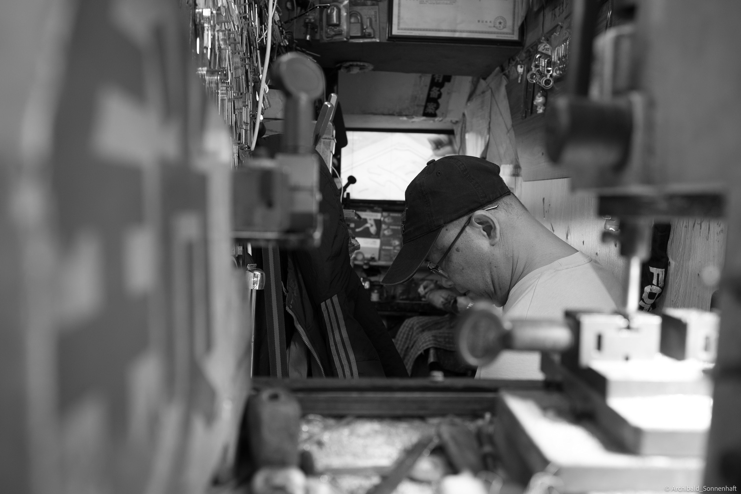 Shipai Urban Village. Photographer in Guangzhou, China. Archibald Sonnenhaft