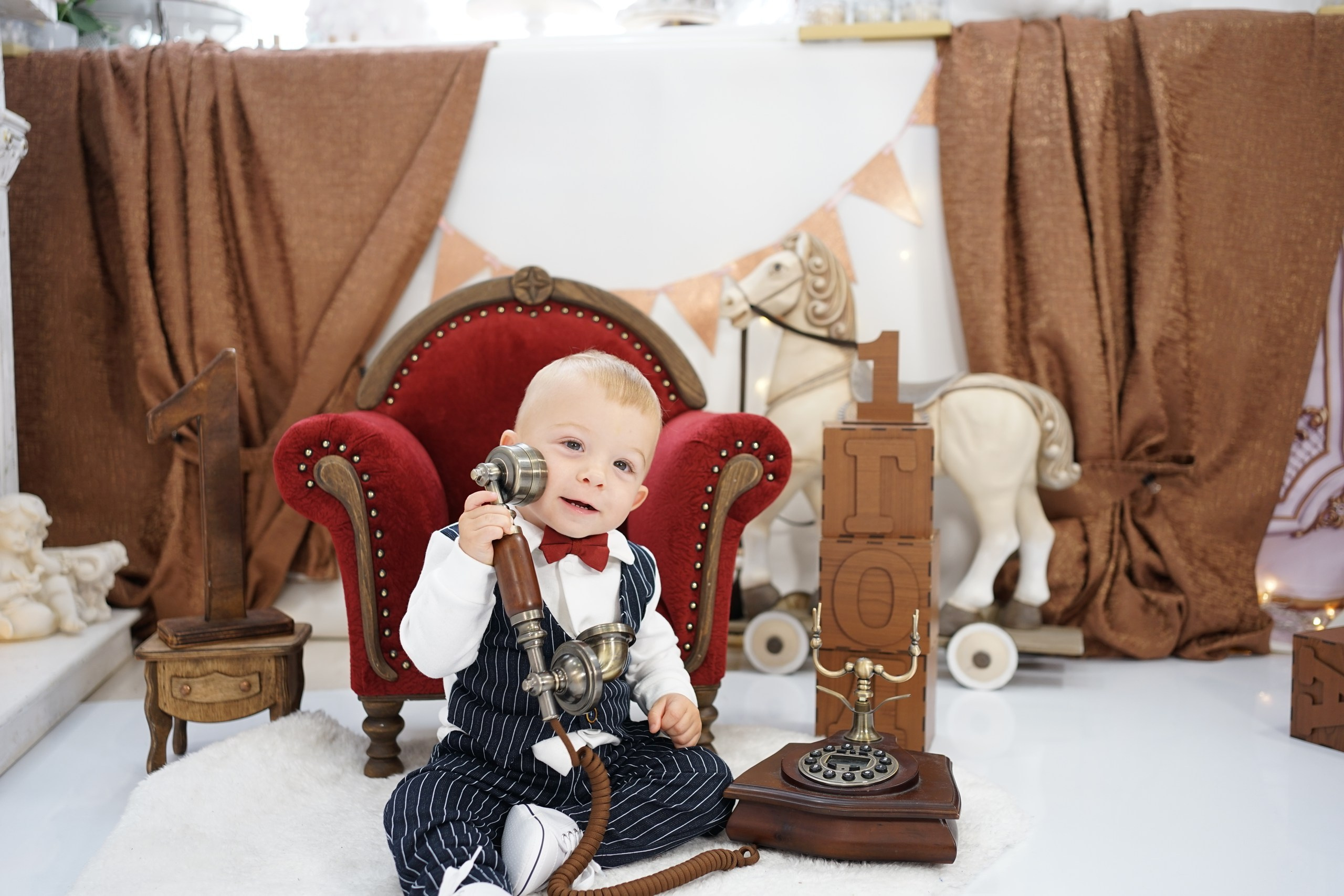 Бордовая зона. Детская Фотостудия ГОДОВАСИКИ в Санкт-Петербурге фотосесия на годик