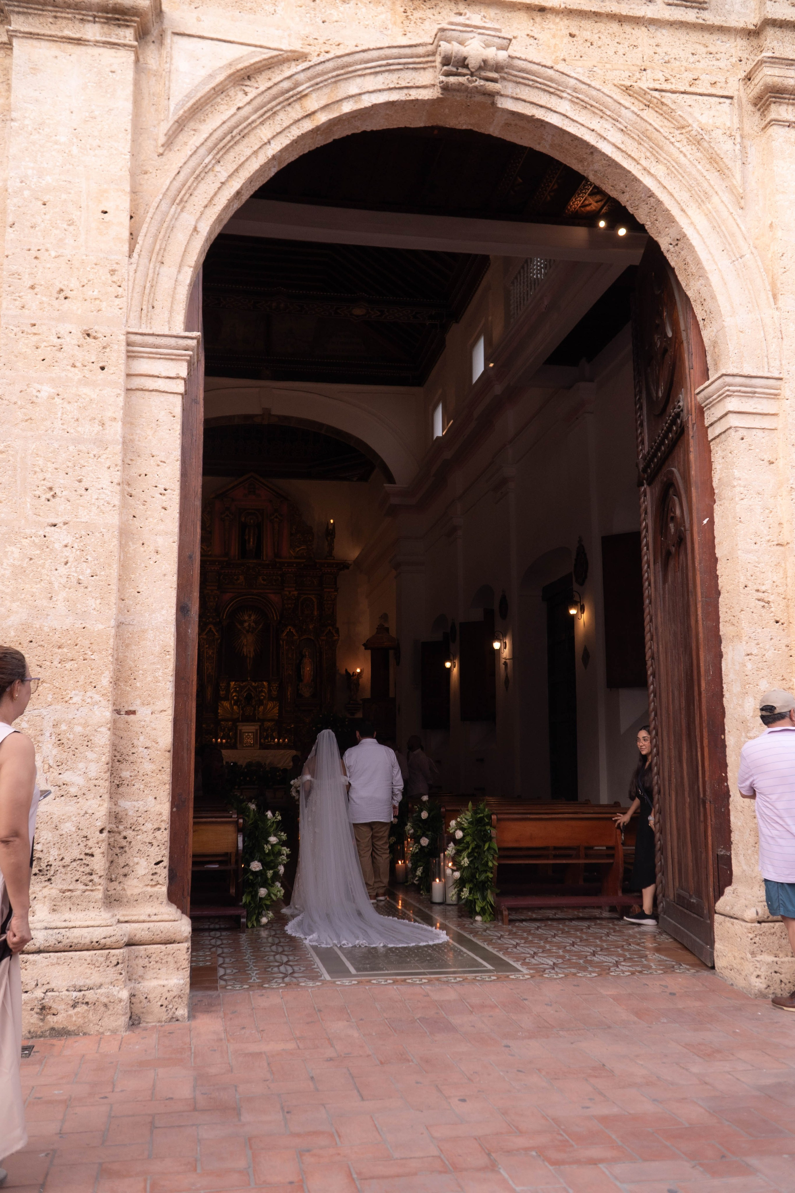 Catalina and Romain. Wedding Photographer in Barcelona and Medellin