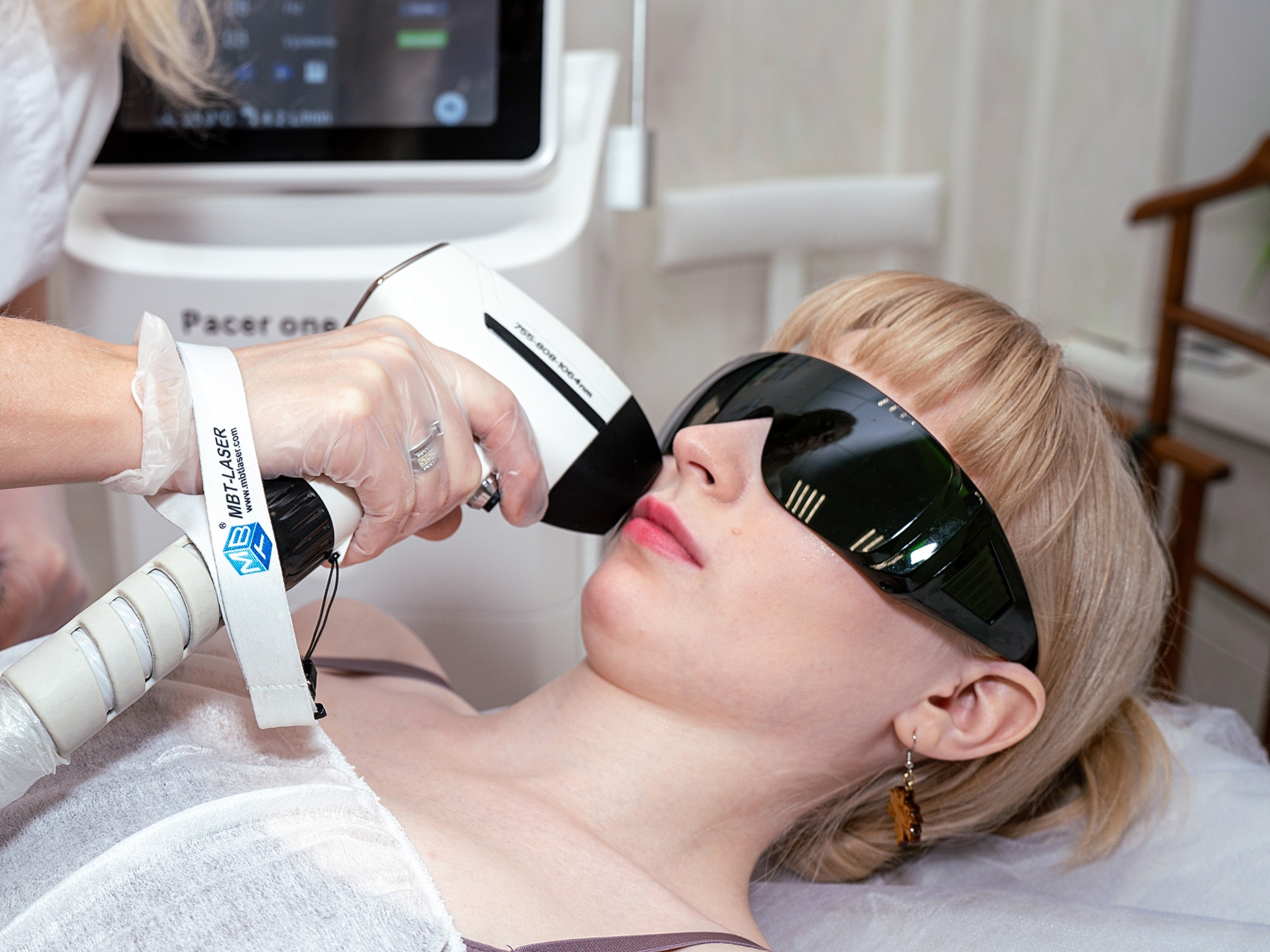 Салон Эпиляции. Фотограф Зинаида Евдокимова