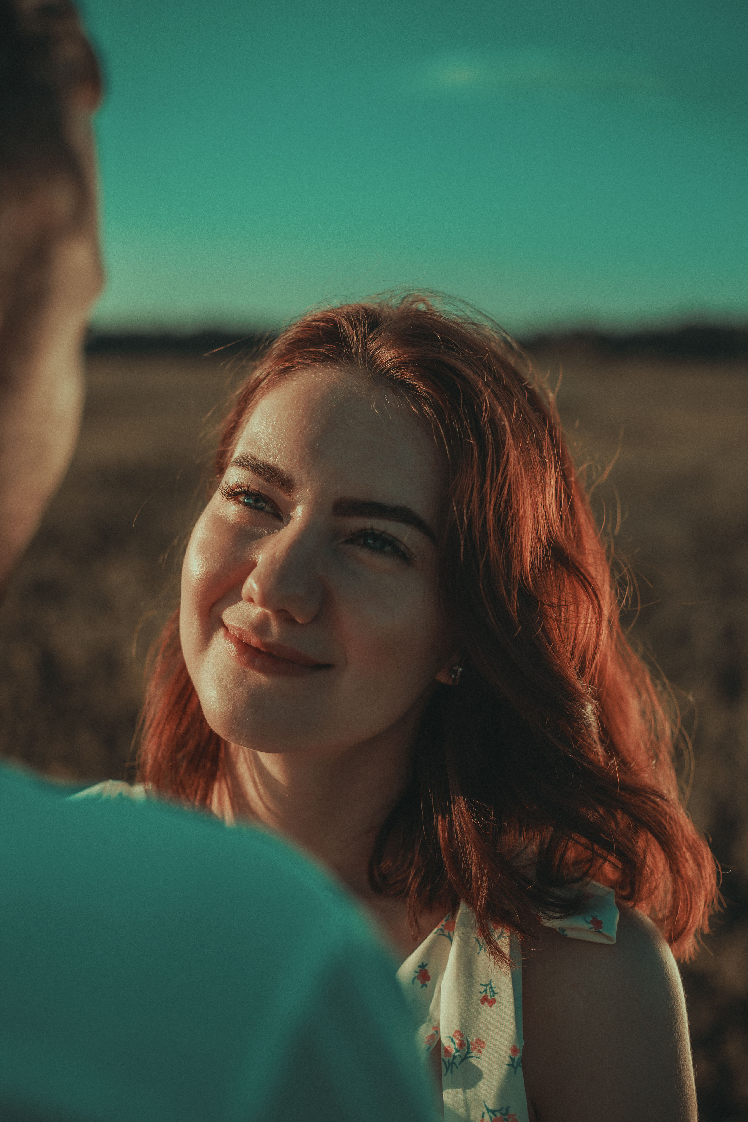 Елена и Алексей лавстори съемка в поле. Тот самый свадебный и портретный фотограф в Кирове