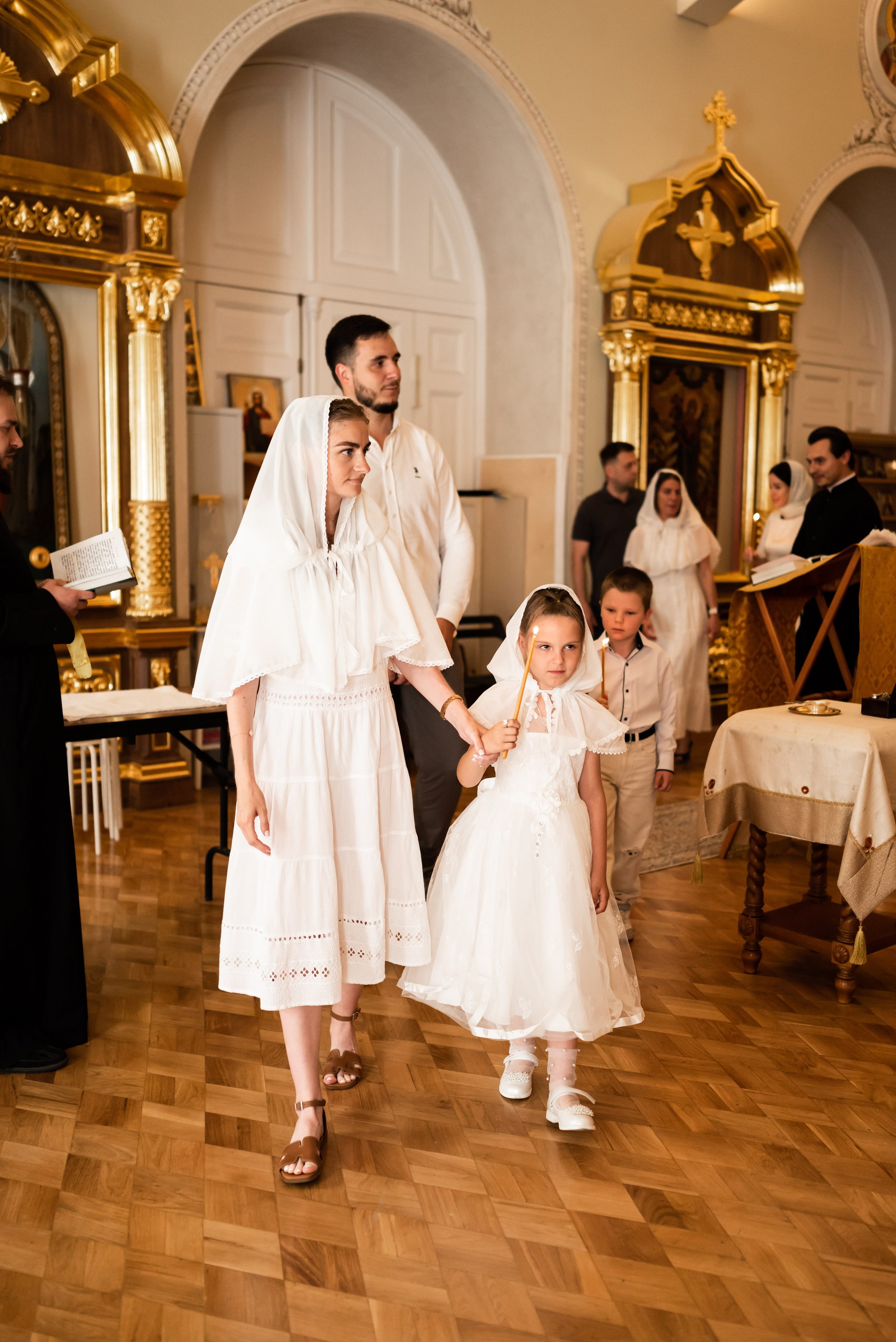 Крещение в Храме Александра Невского. Фотограф Ксения Огородова портфолио