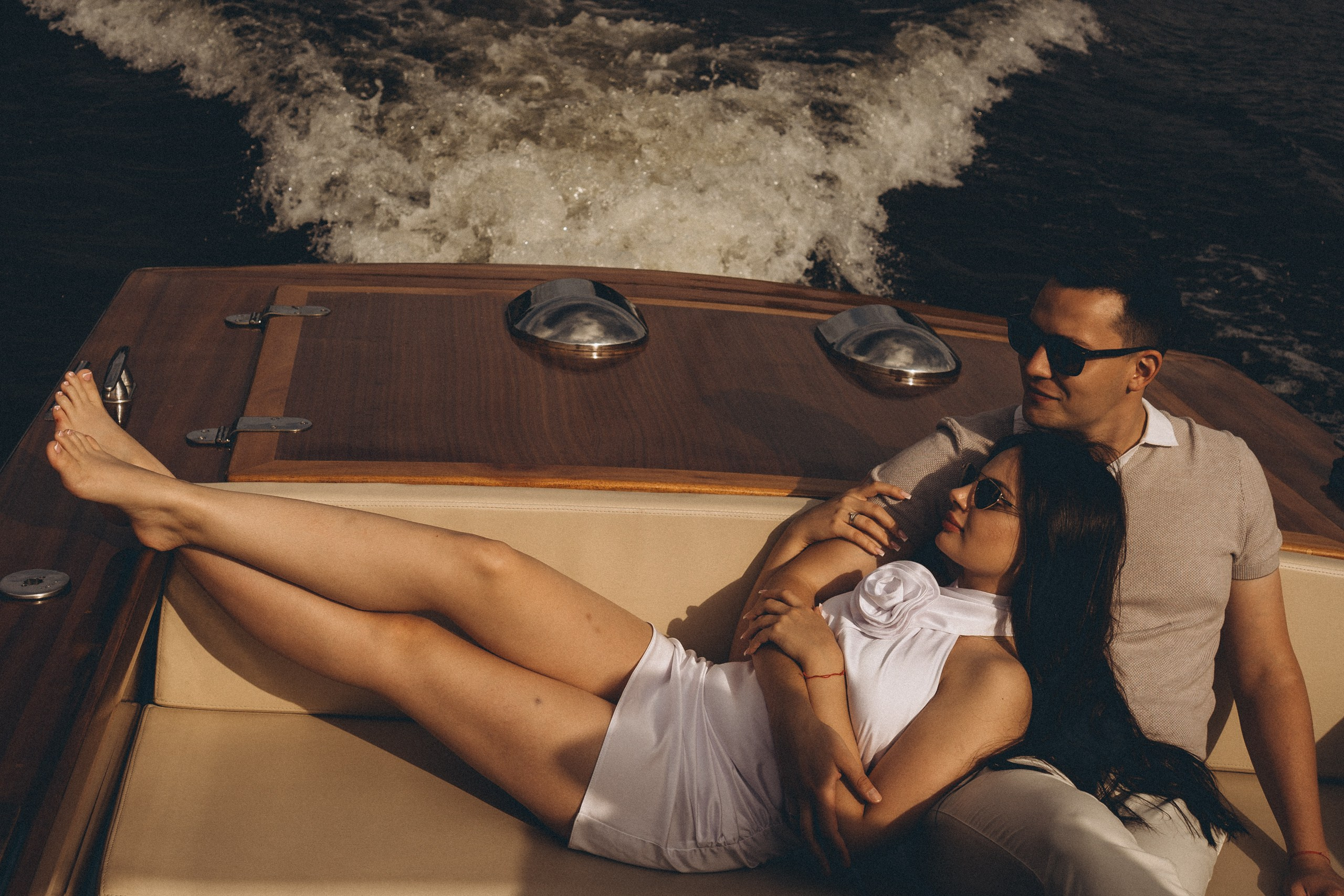 СВАДЕНБНАЯ СЬЕМКА НА КАТЕРЕ ПО КАНАЛАМ САНКТ-ПЕТЕРБУРГА И В АКВАТОРИИ НЕВЫ. Профессиональный фотограф, Санкт-Петербург — Виктория Богомолова