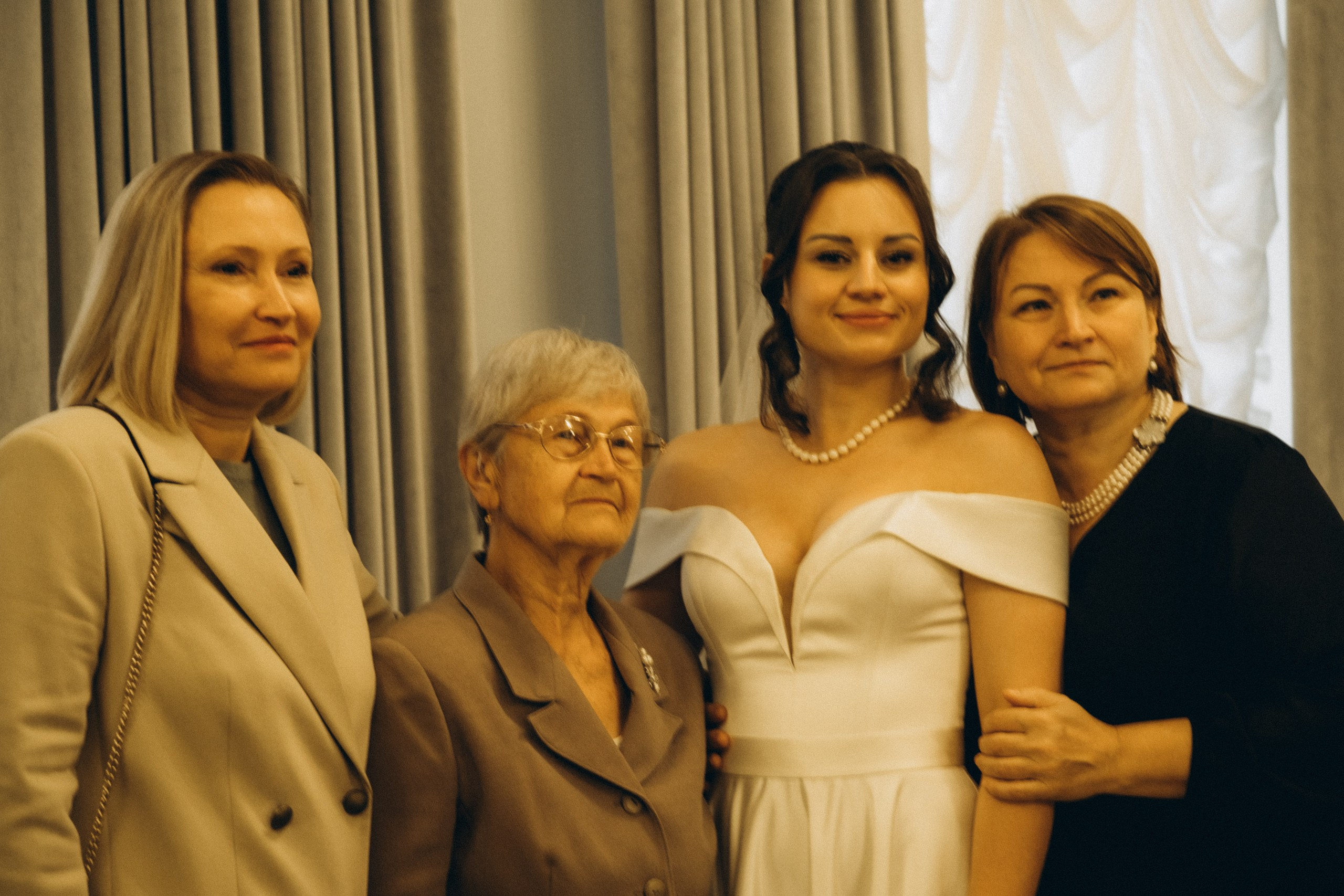 СЬЕМКА РЕПОРТАЖ В ЗАГСЕ (2 ДВОРЕЦ). Профессиональный фотограф, Санкт-Петербург — Виктория Богомолова