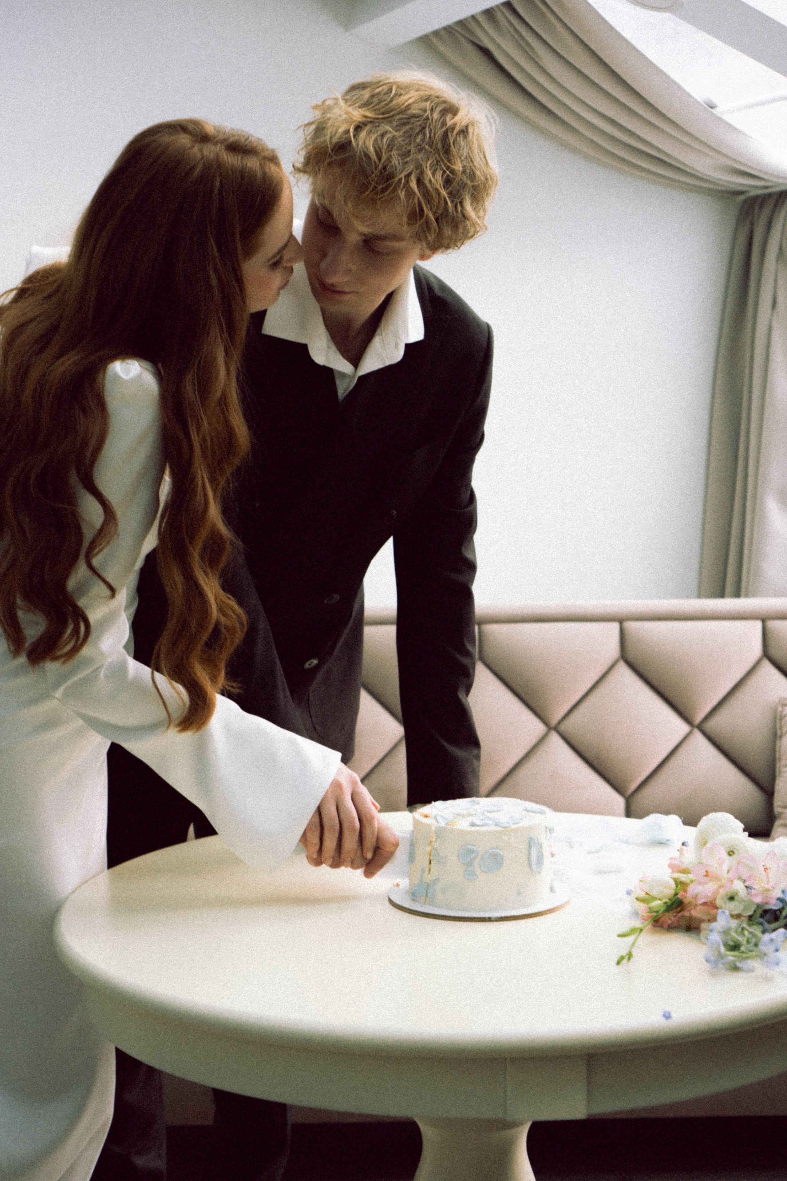 СВАДЕБНАЯ СЬЕМКА В ОТЕЛЕ. СБОРЫ ЖЕНИХА И НЕВЕСТЫ И ТАКЖЕ ТОР И ПОДГОТОВКА К ПРОГУЛКЕ. Профессиональный фотограф, Санкт-Петербург — Виктория Богомолова