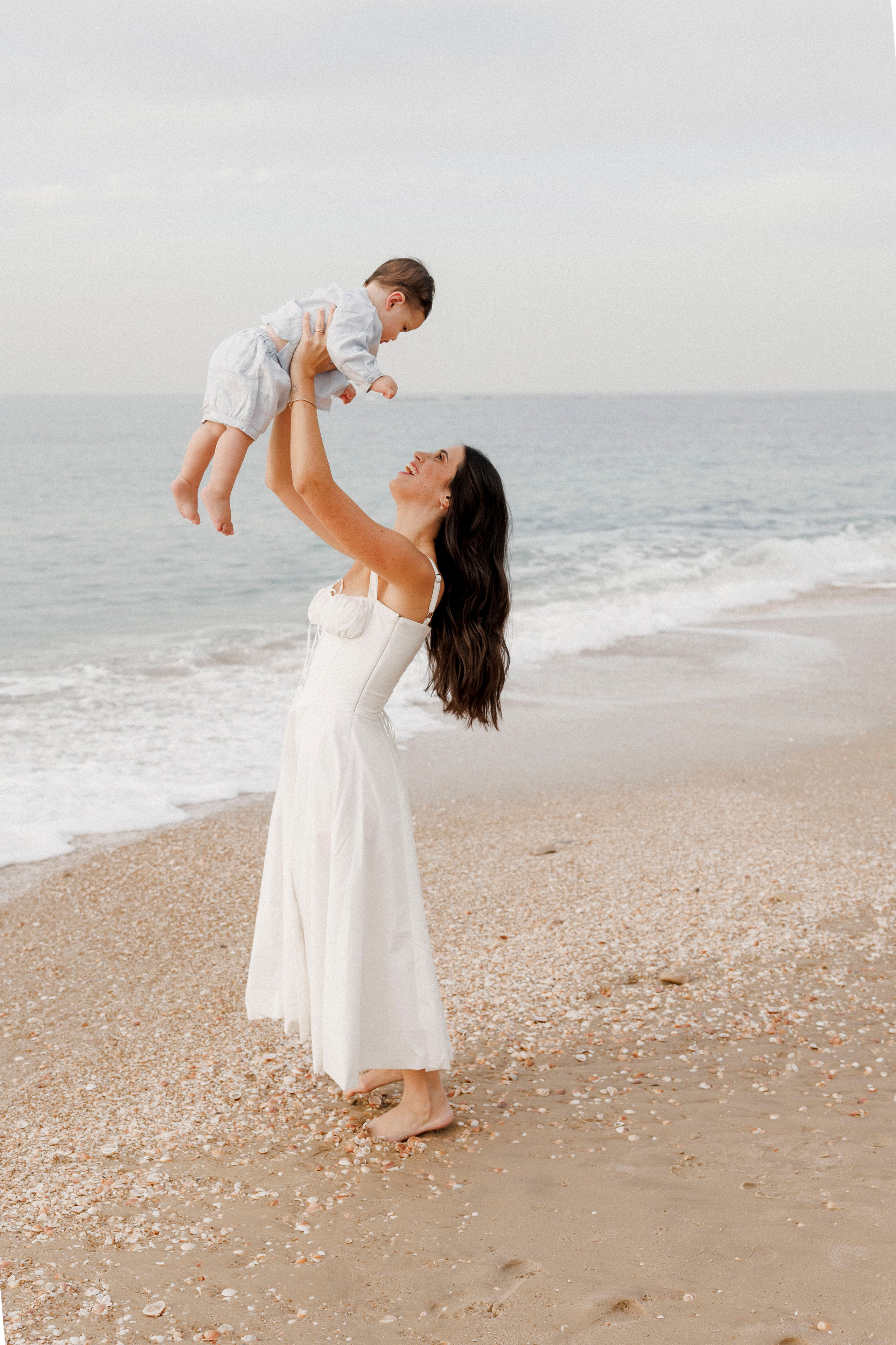 First year family photos near the sea. Главная