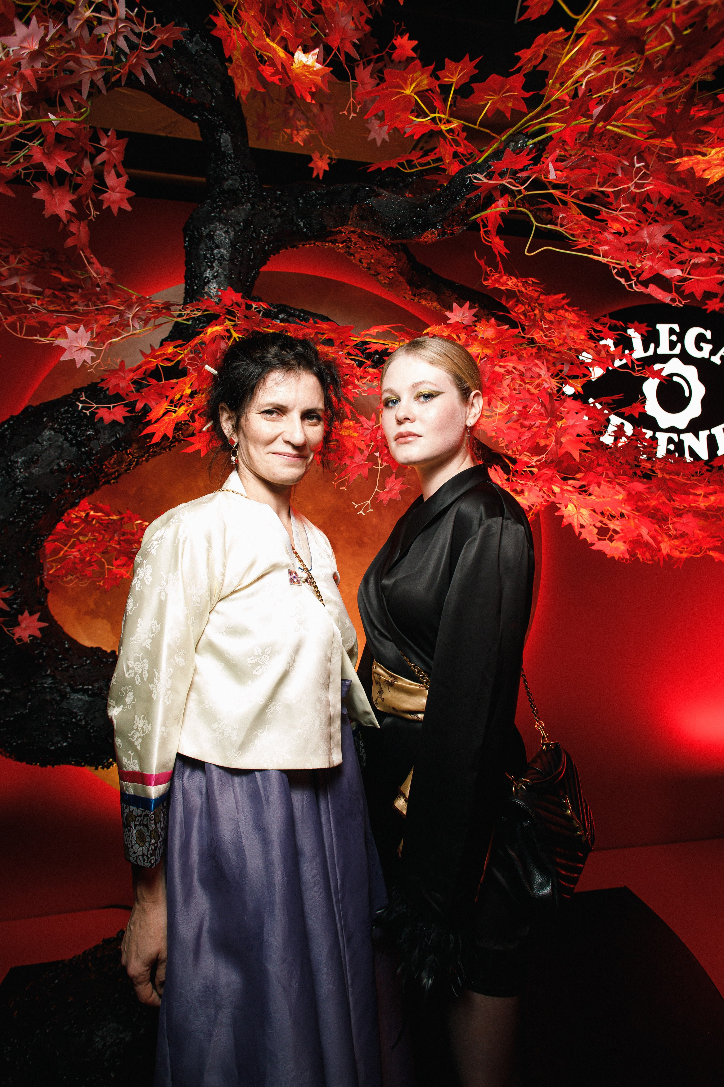 ILLEGAL FRIENDS | ASIA. СВОИ. ФОТООТЧЕТЫ-СОБЫТИЯ-МЕСТА