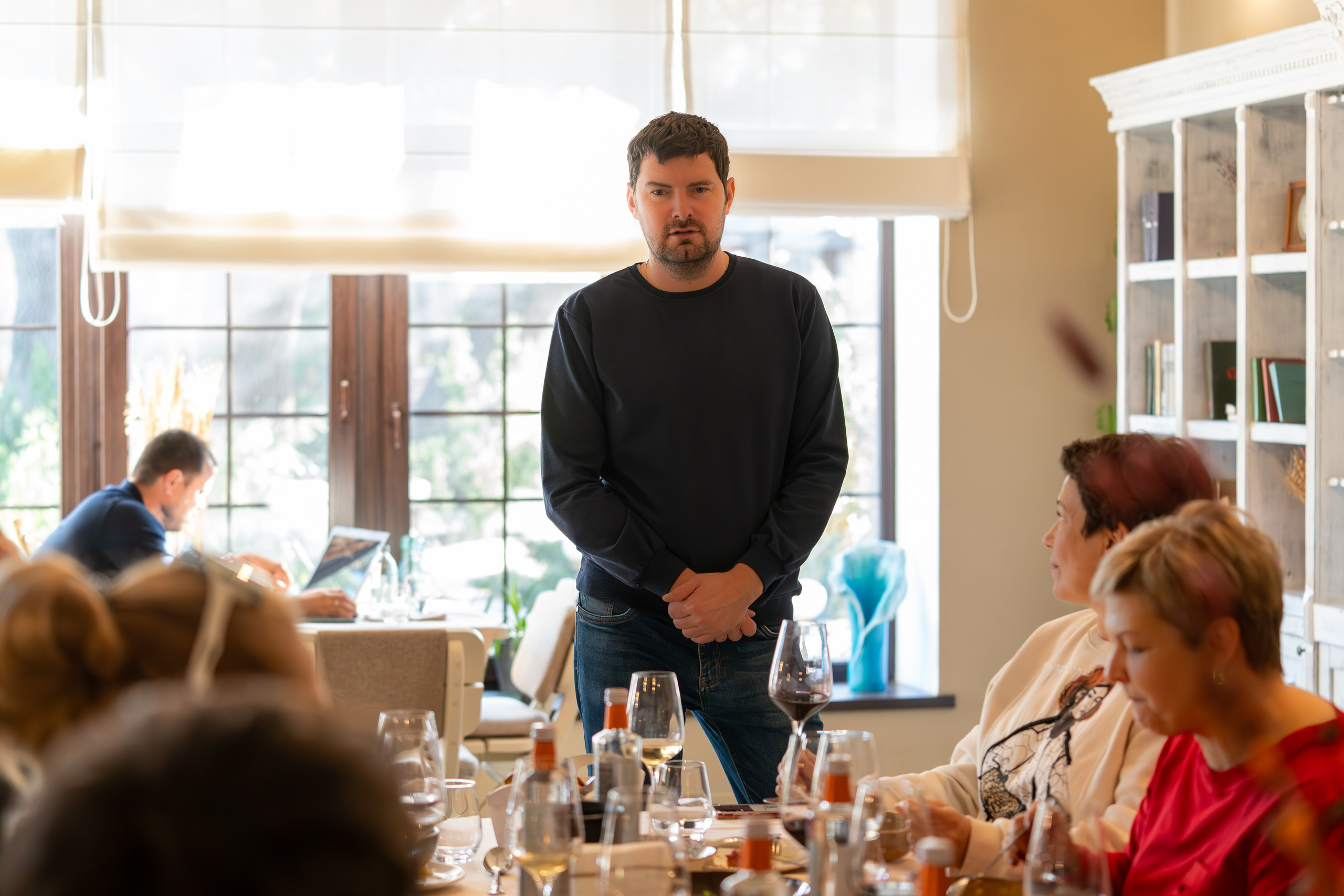 Литературная мастерская с Ольгой Шутовой в «Винотеррии». Репортажный фотограф в Красной Поляне и Сочи Павлюченко Екатерина