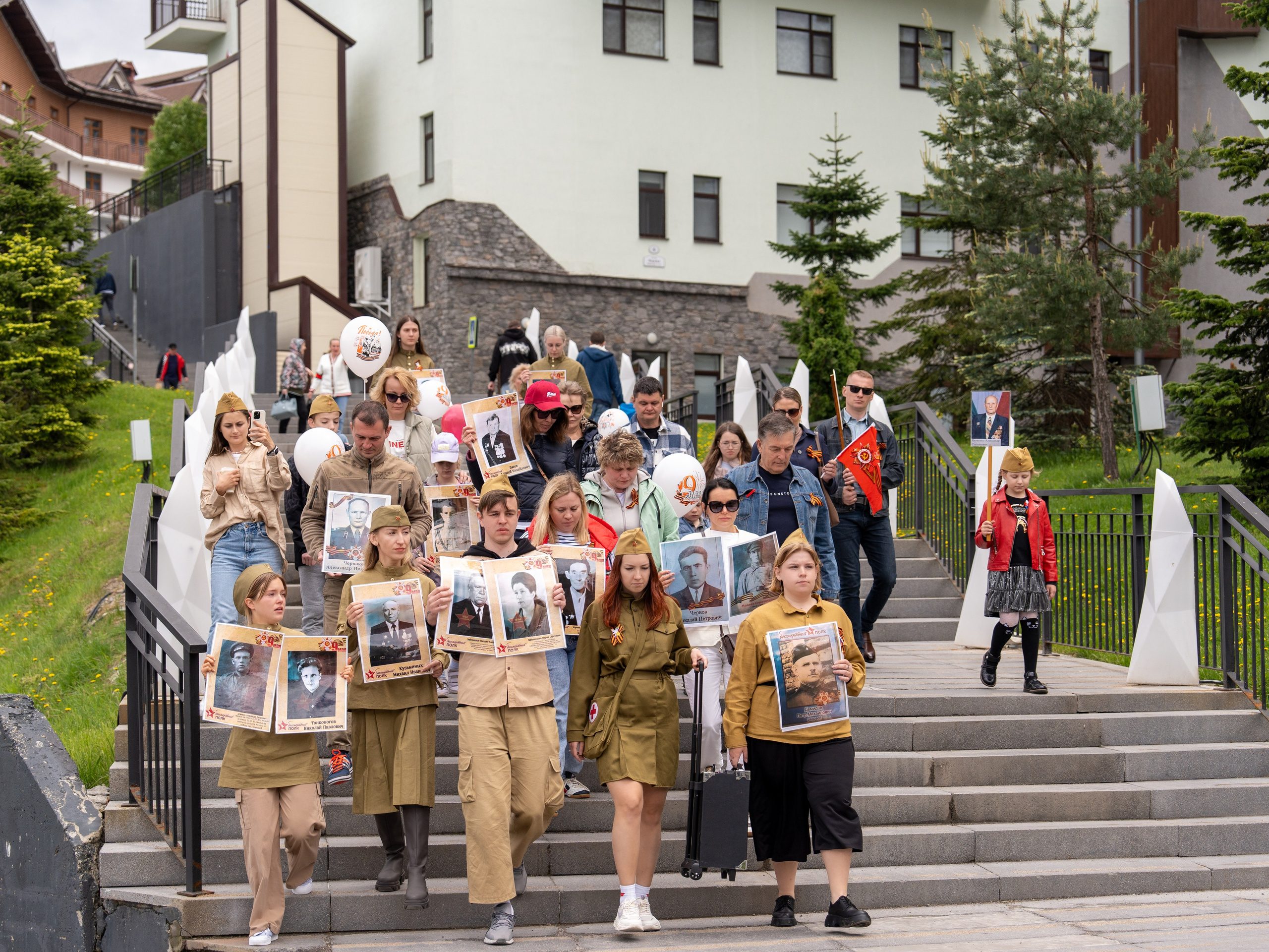 Шествие бессмертного полка 9 мая 2024 Rosa Springs. Репортажный фотограф в Красной Поляне и Сочи Павлюченко Екатерина