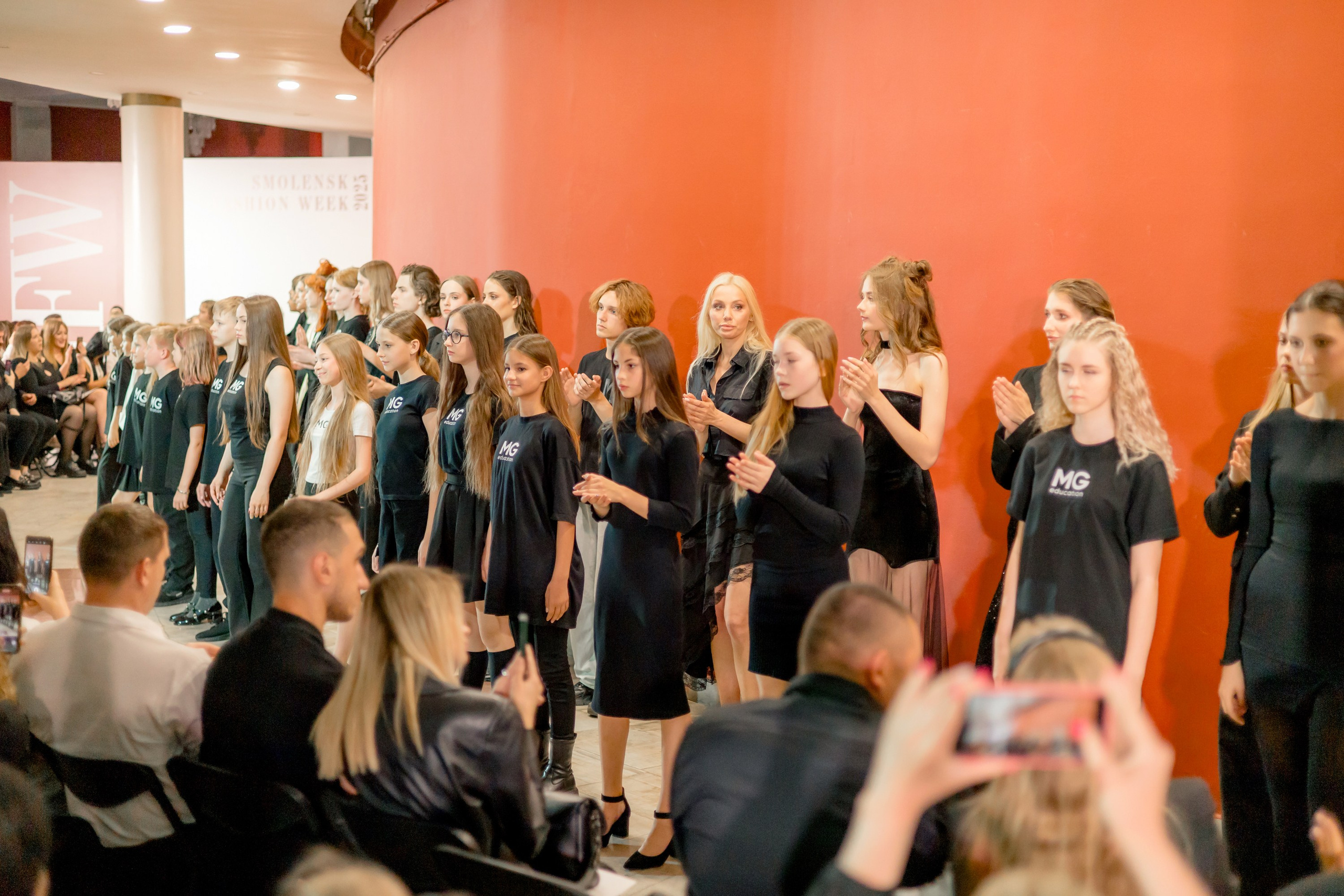 Smolensk Fashion Week 2025_ФИНАЛЬНЫЙ ПОКАЗ ДРАМТЕАТР. Главная