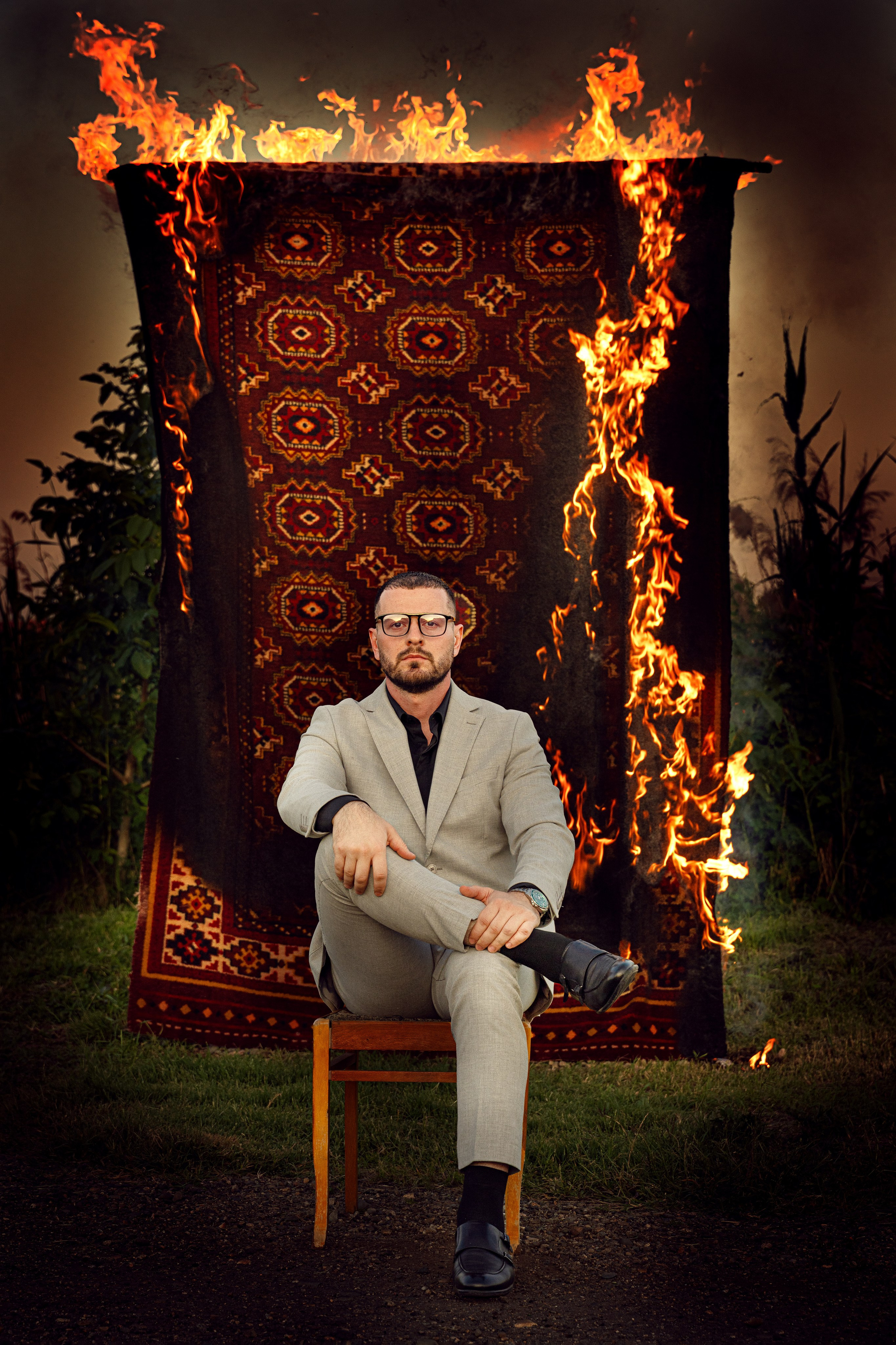 Ковровое огнище (огонь за спиной, а на душе покой). Главная