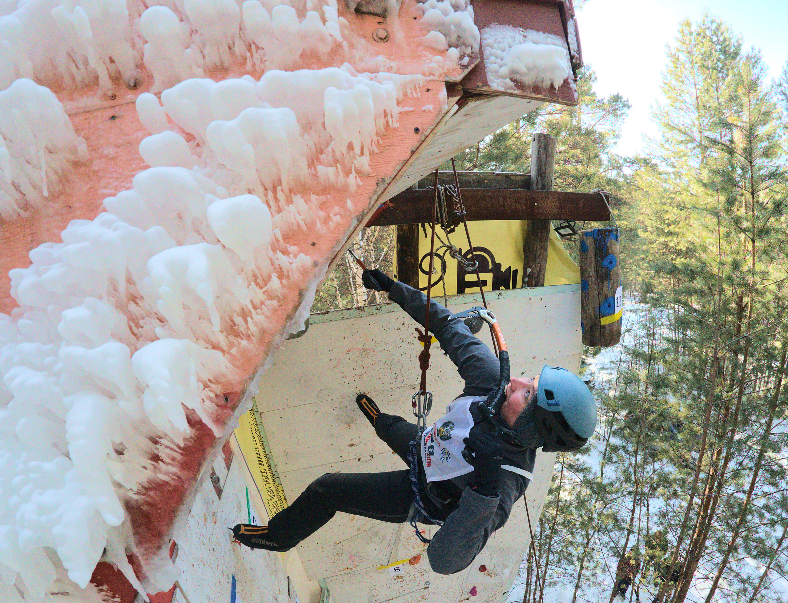 Спортивные фото Ледолазание Новосибирск ФАНСО скалодром ледовые инструменты. Лёд спорт 