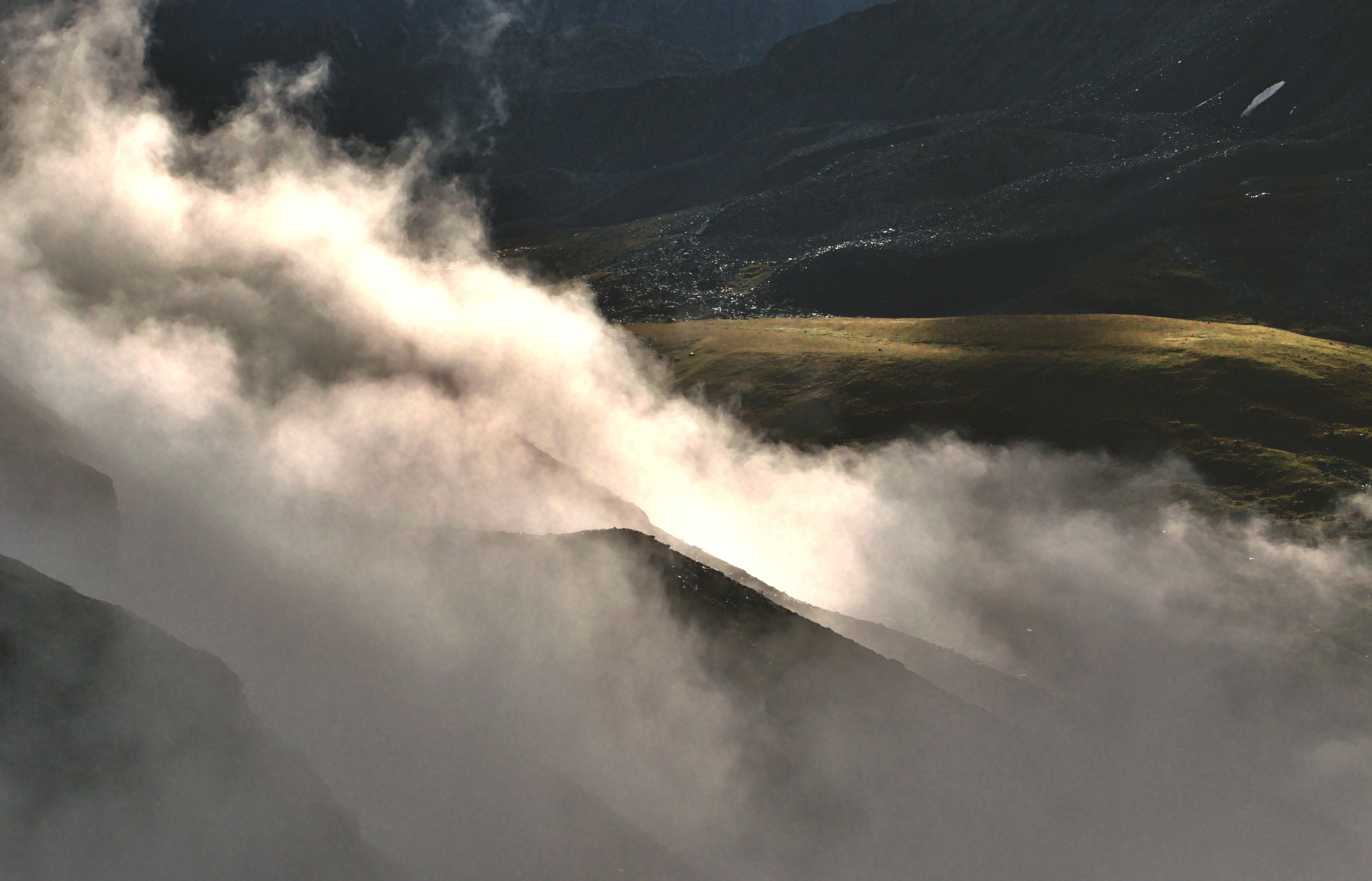 Пейзажная фотография. Алтай  туман в солнечных лучах