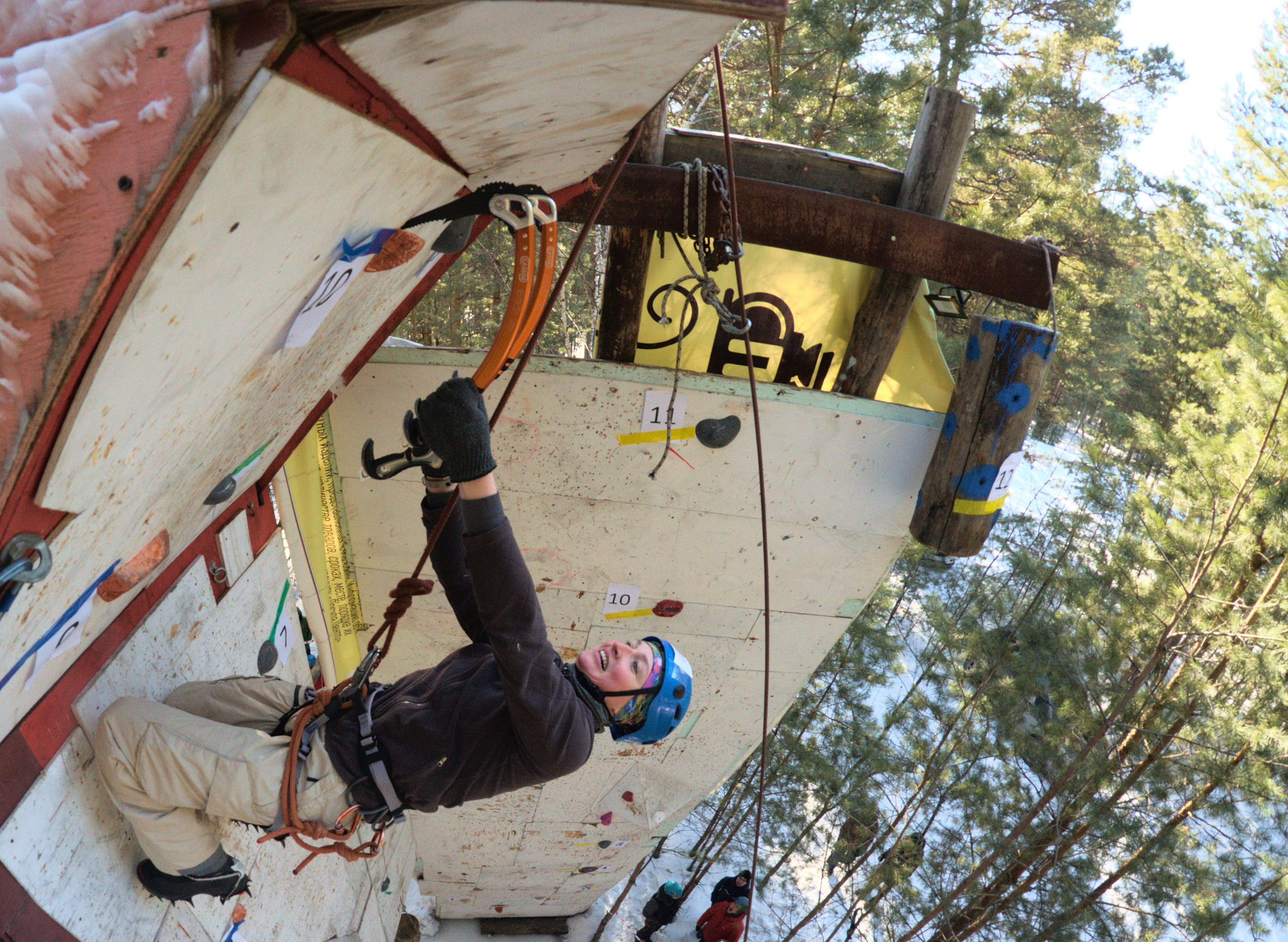 Ледолазание Новосибирск ФАНСО скалодром ледовые инструменты. Лёд спорт Спортивные фото