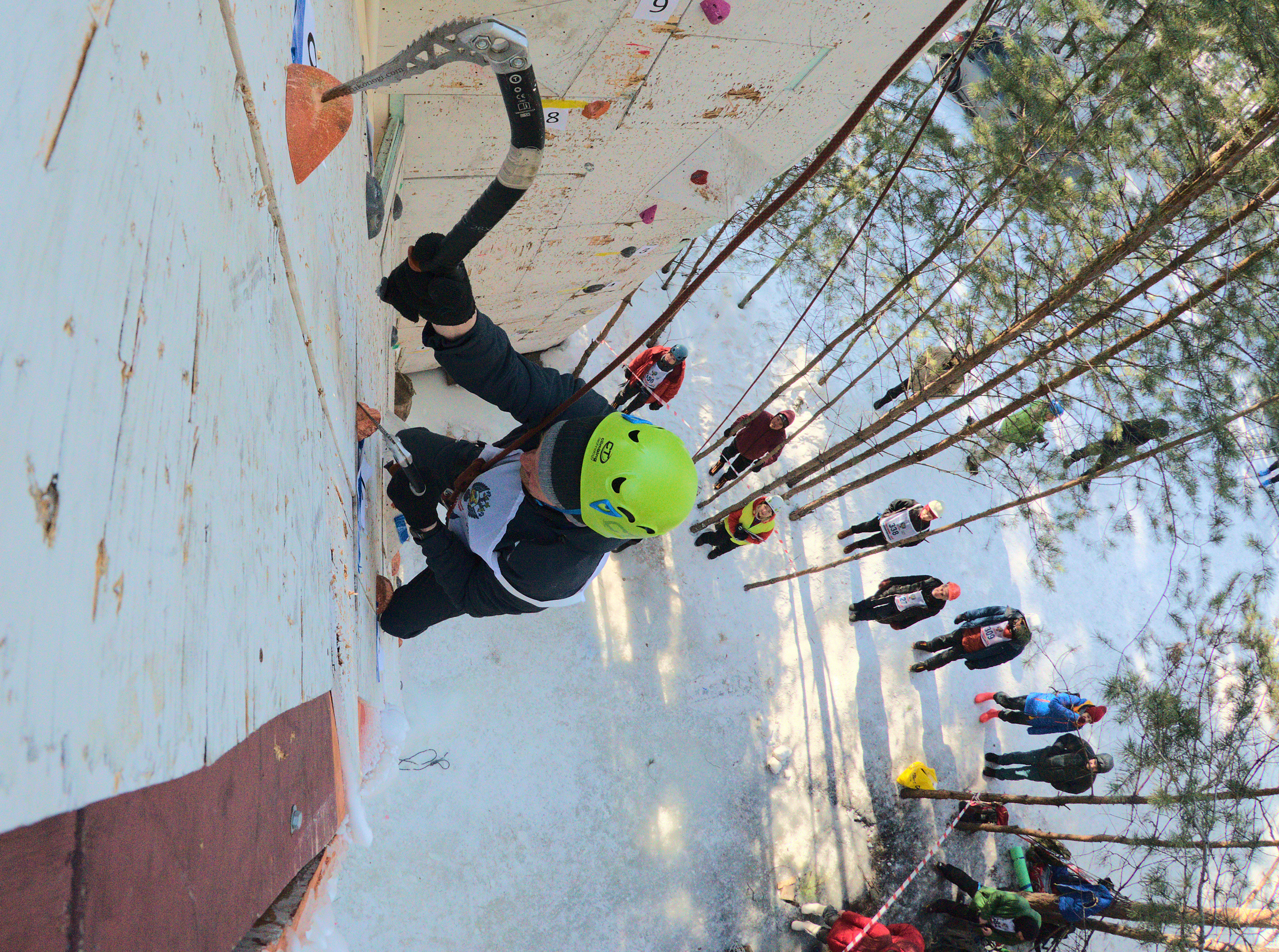 Ледолазание соревнования Новосибирск ФАНСО ледовый инструмент спортивная фотография