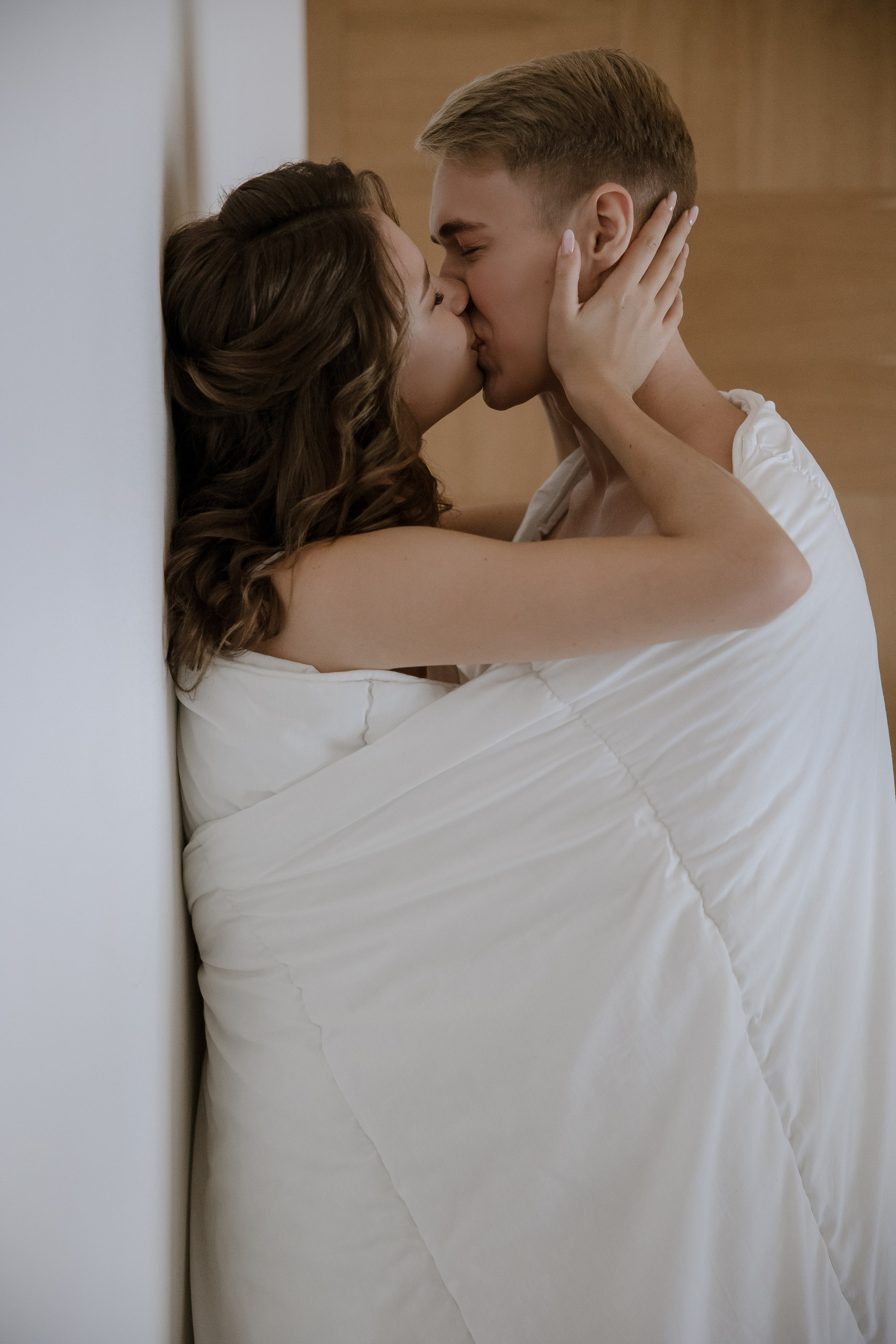 Яркая неоновая свадебная фотосессия в «Нет на карте». Свадебный и семейный фотограф в Самаре и Тольятти | Елена Топанцева