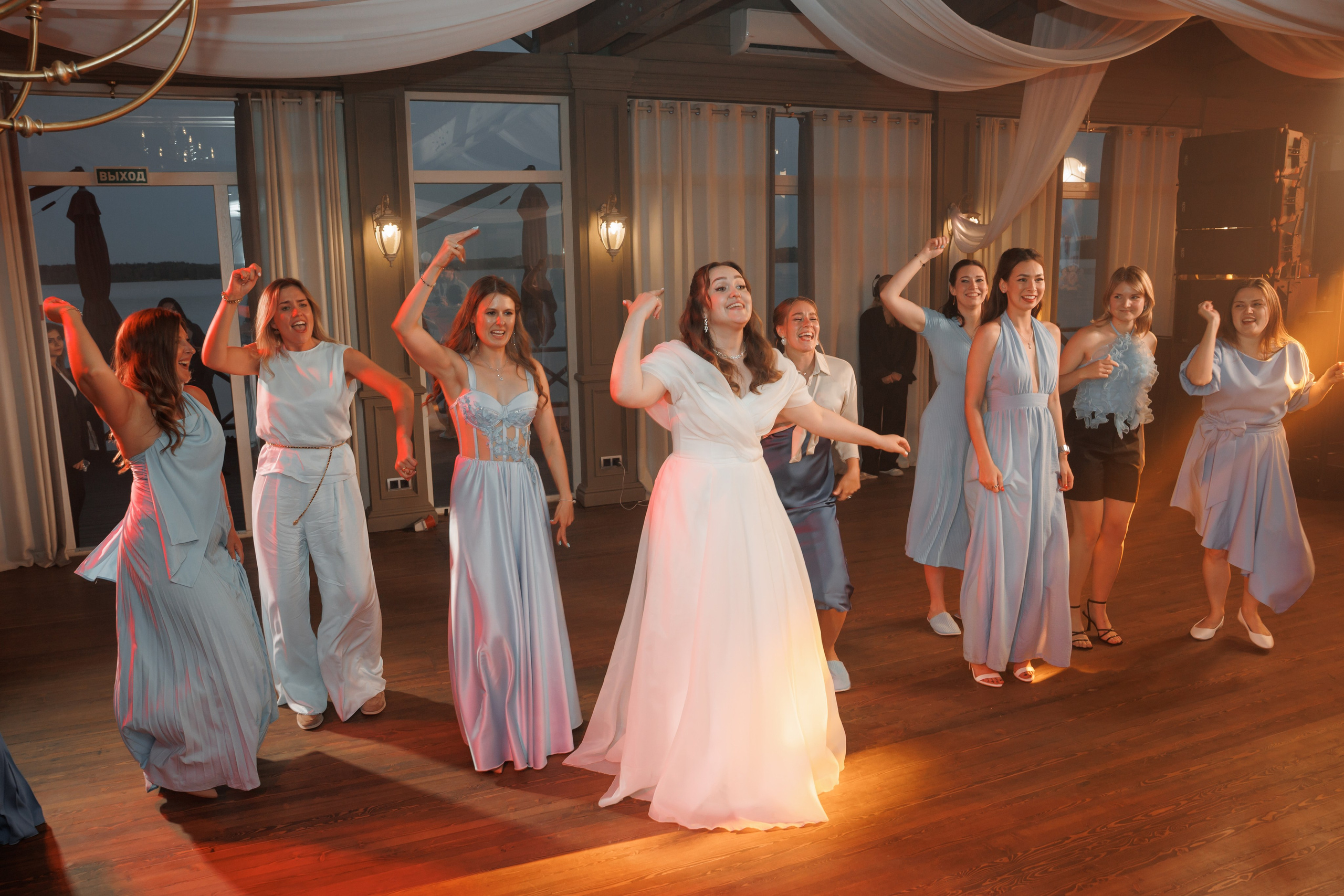 Свадебная фотосессия в отеле Сенешаль. Свадебный и репортажный фотограф (Москва, Королев и другие)