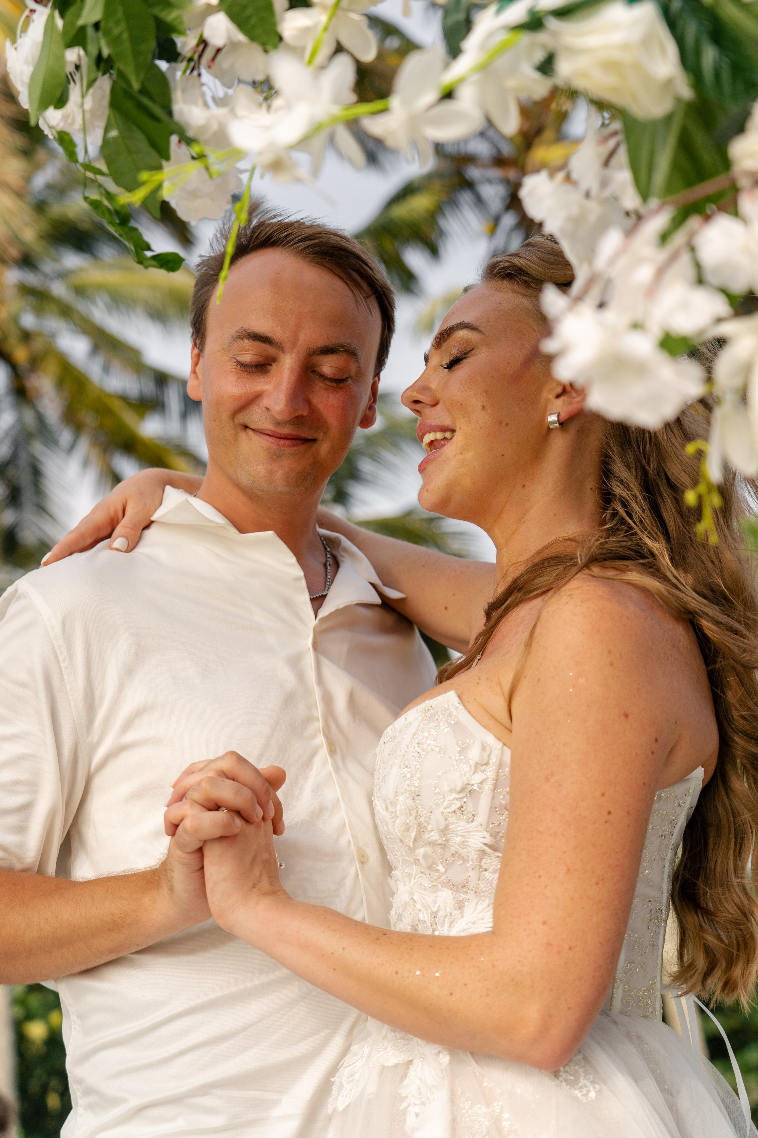 Tropical style Wedding Lisa & ILia