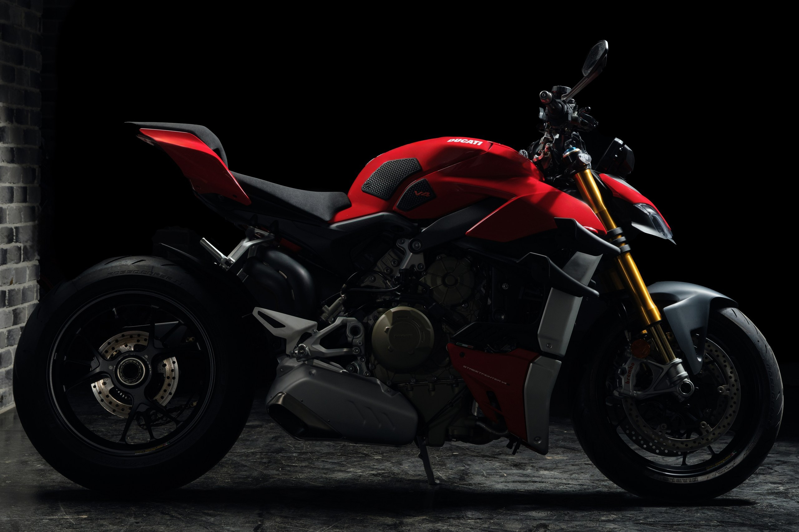 Фотосъемка для мотоблогера Сергея Кузнецова. Профессиональный фотограф в Москве — Максим Дьяконов