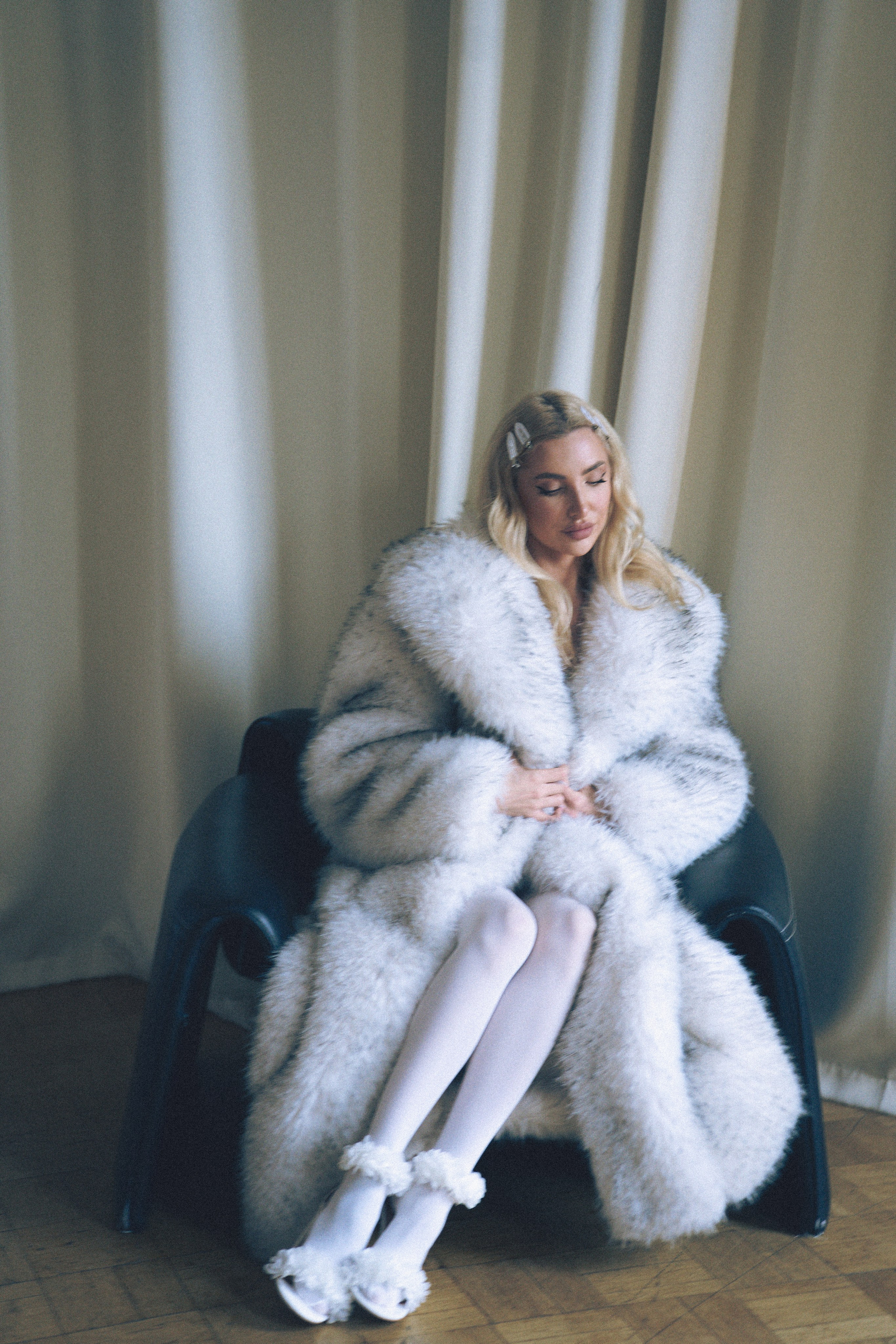 МИНИМАЛИЗМ В СТУДИИ НА ЧЕРНЫШЕВСКОЙ В СТУДИИ С БАЛКОНОМ. Профессиональный фотограф, Санкт-Петербург — Виктория Богомолова