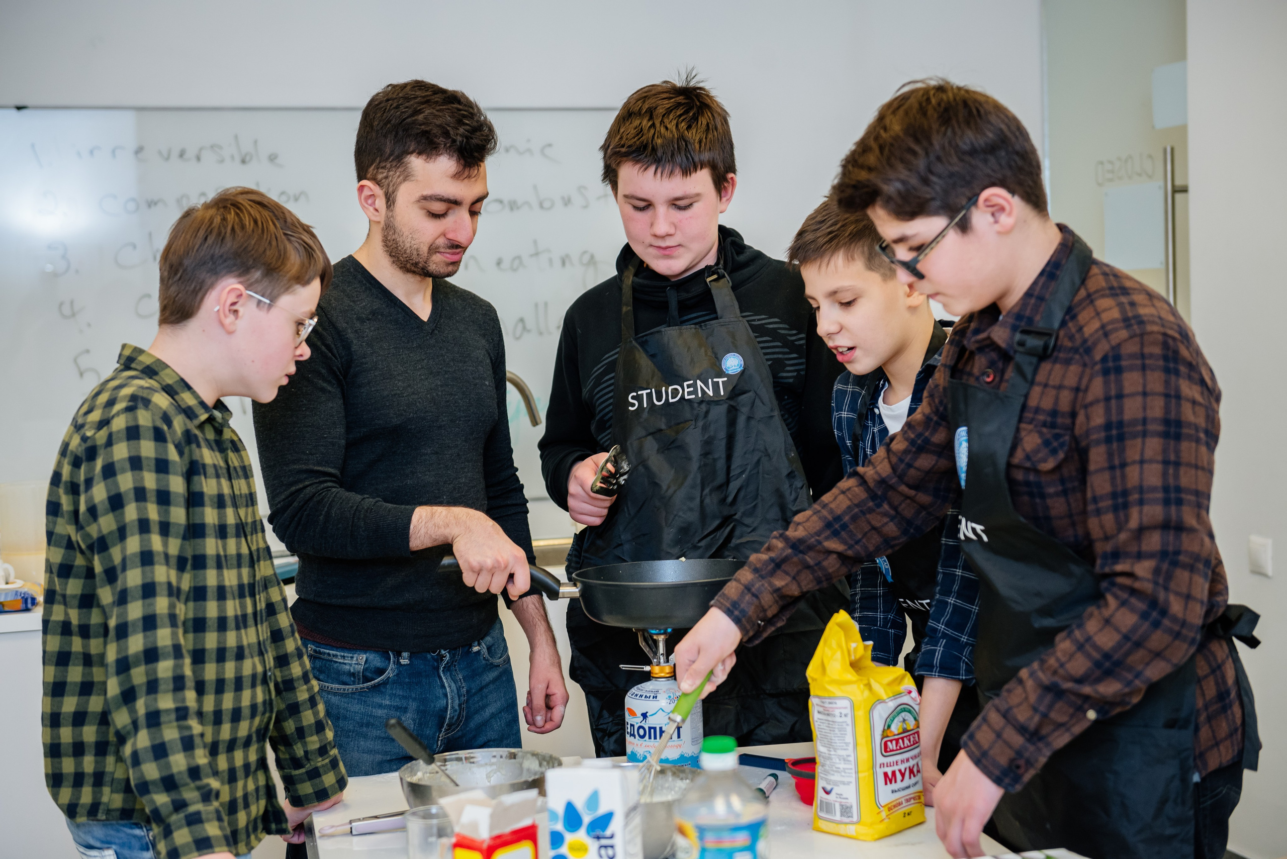 Английская школа. Study Lab. Фотограф LANA STIL. Семейный, репортажный фотограф, студия. Женский, мужской портрет. Фотографирую территориально в г. Королев, Москва, МО