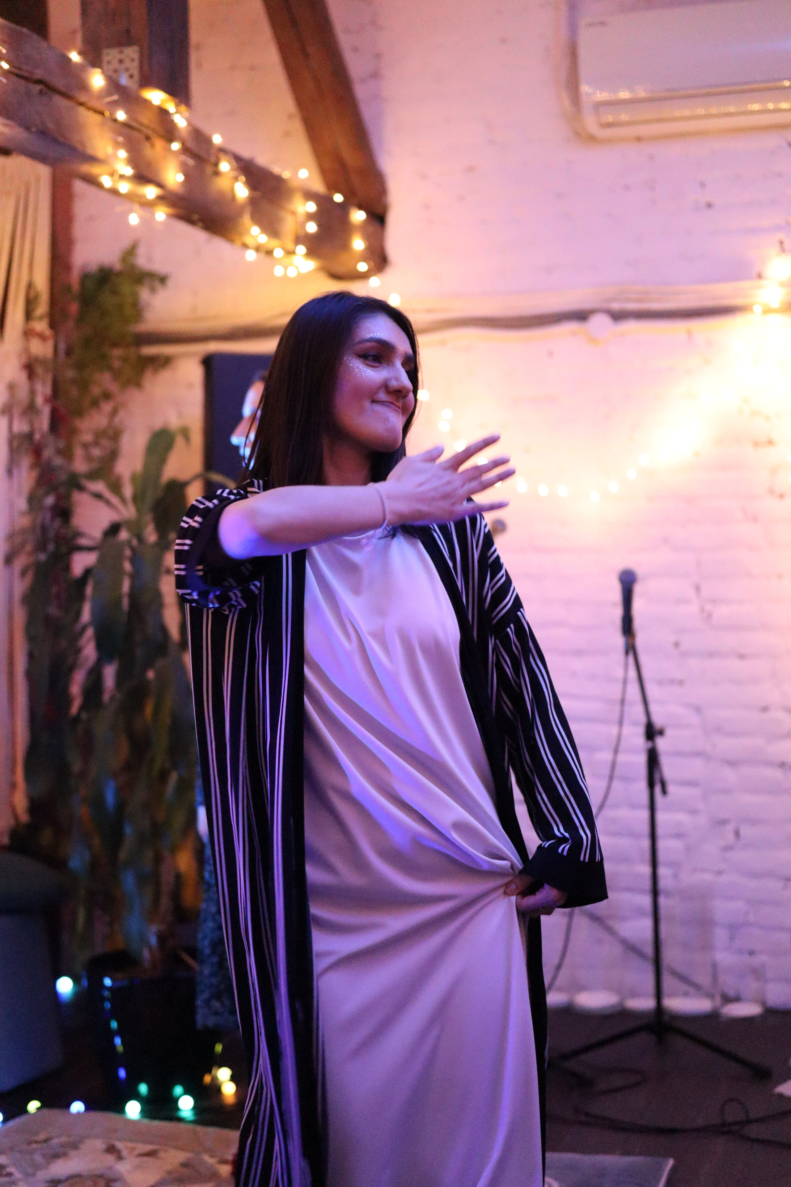 Bhakti Mantra. Photo Ninja