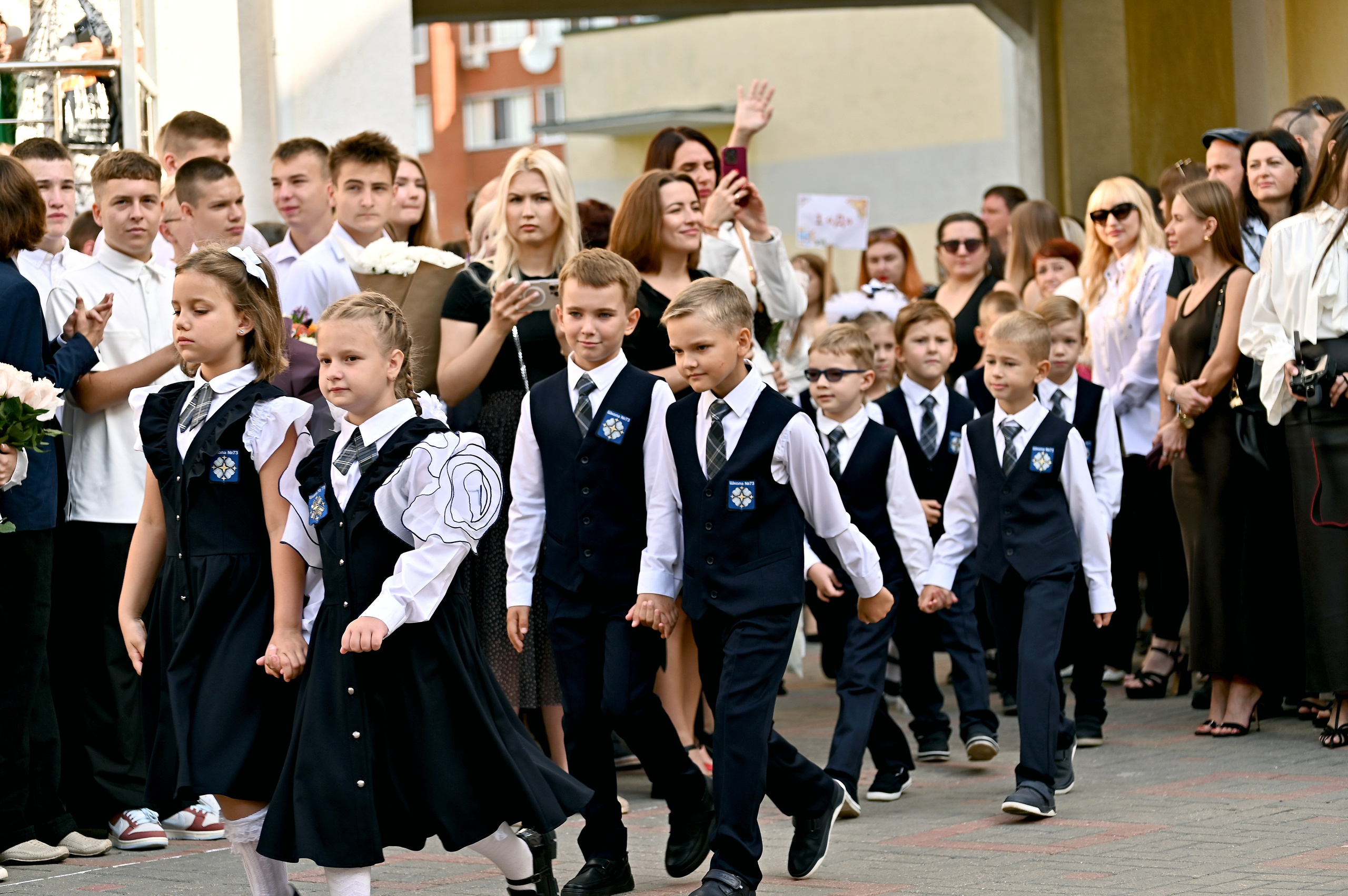 Первоклассник. ФОТОГРАФ ВАШИХ МЕРОПРИЯТИЙ РЯЗАНЬ СЕРГЕЙ КЛЮЕВ Концертная фотография близка к репортажу и портретной съемке